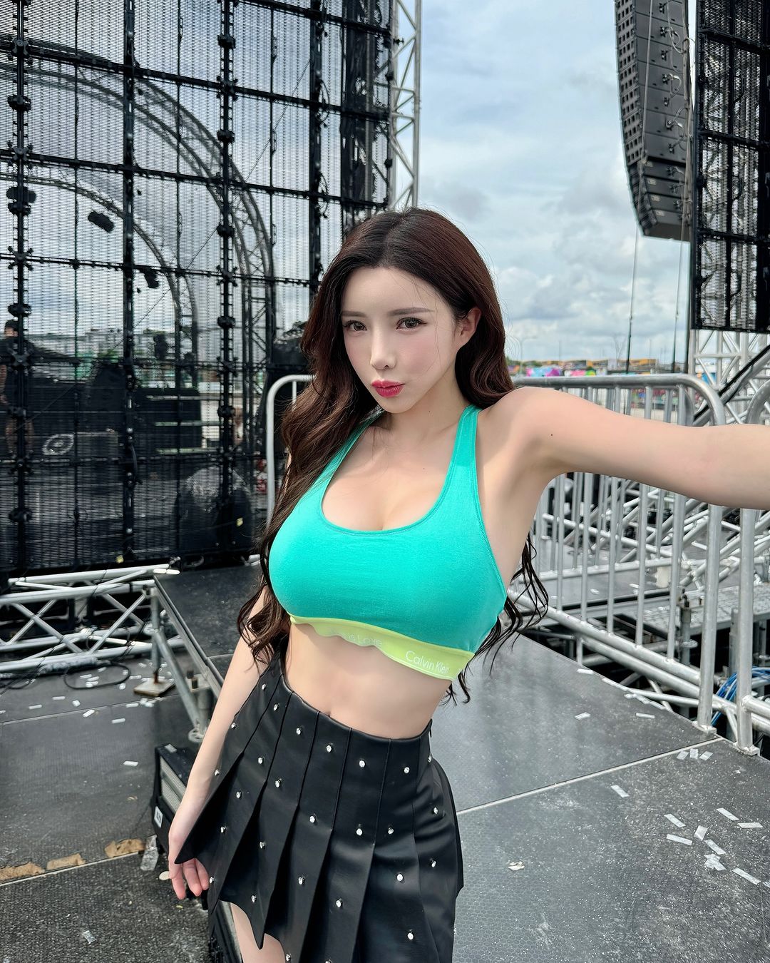 火辣DJ「藍星蕾」飽滿乳量無法掌握直接溢出-第1章-图片5