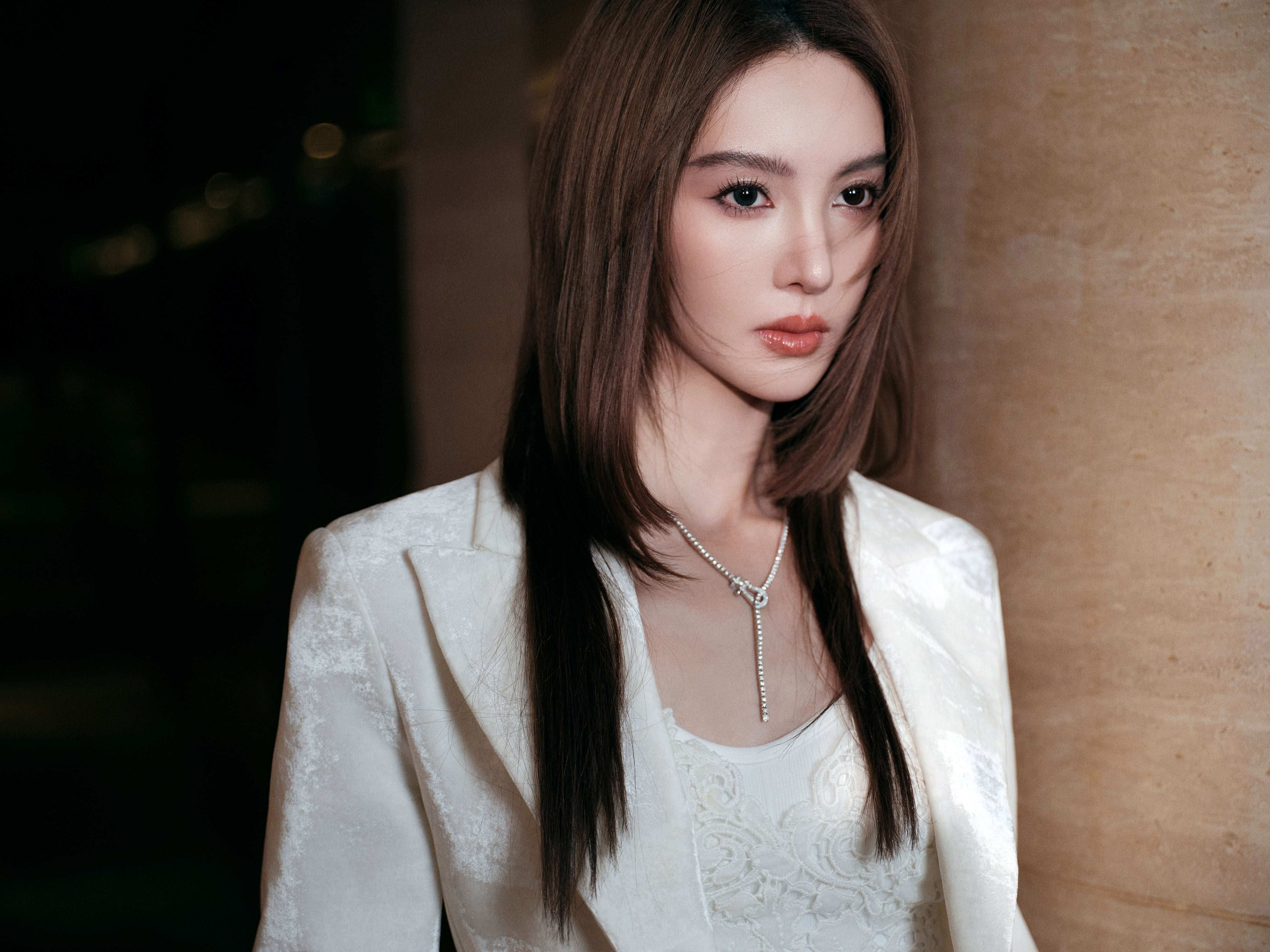 閃光聚焦捕捉颯爽姿態—金晨[高清套圖]