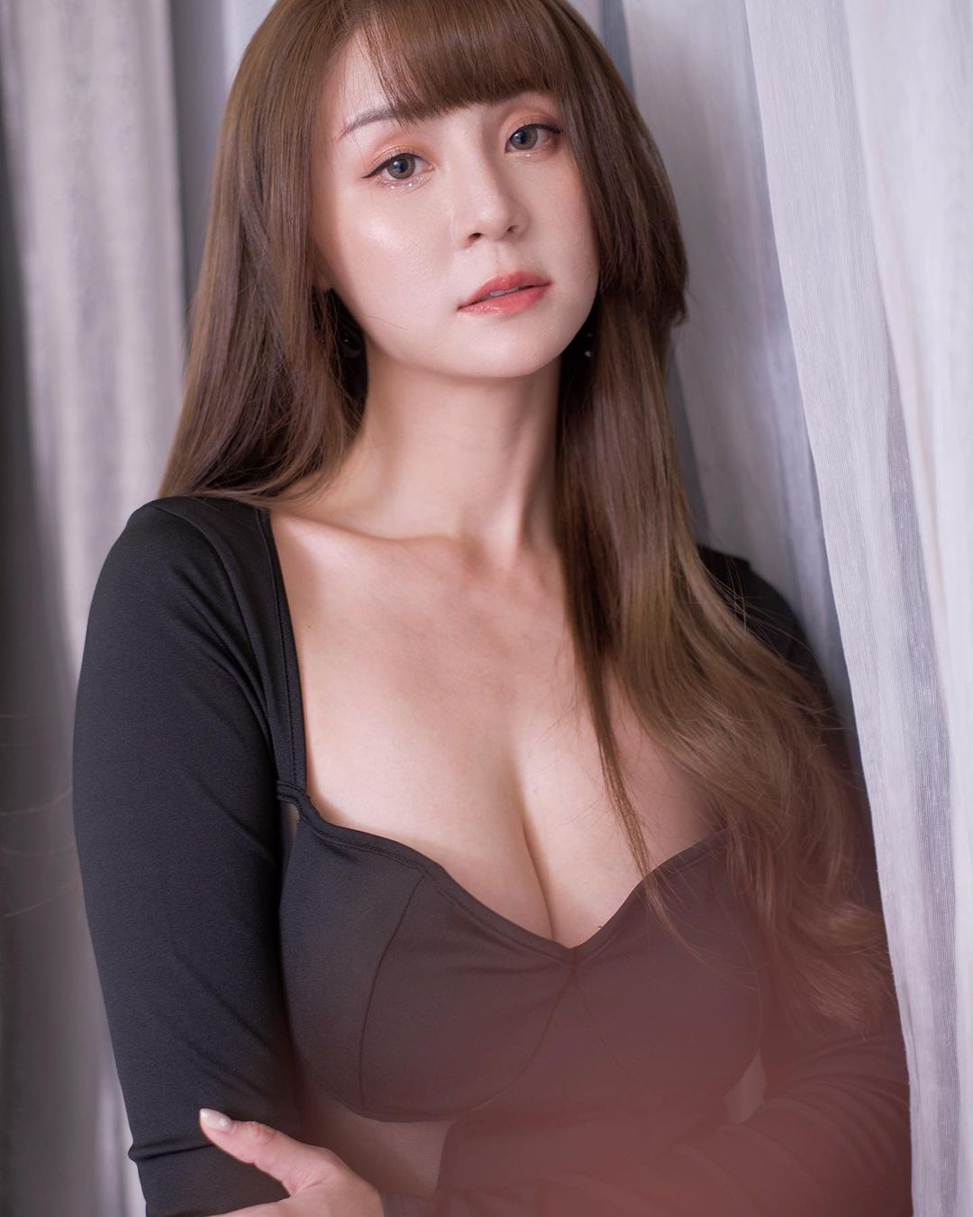 大隻馬女神暗黑上衣裂縫溢出超兇猛料 換新髮色 全網全放錯重點-第1章-图片3