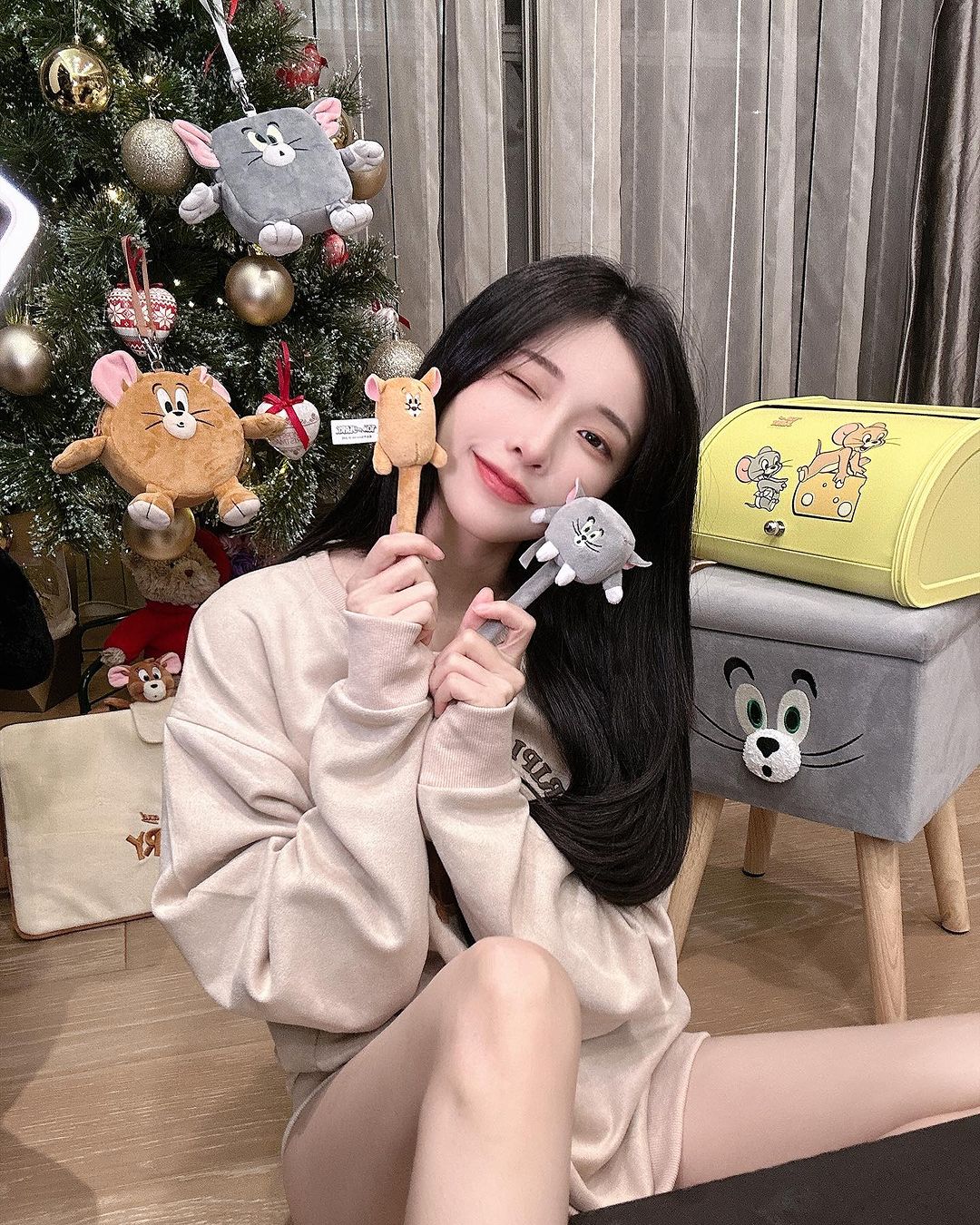 火辣網美「蕭芷渲」身材超乎想像....奶球差點掉出來好邪惡-第1章-图片1