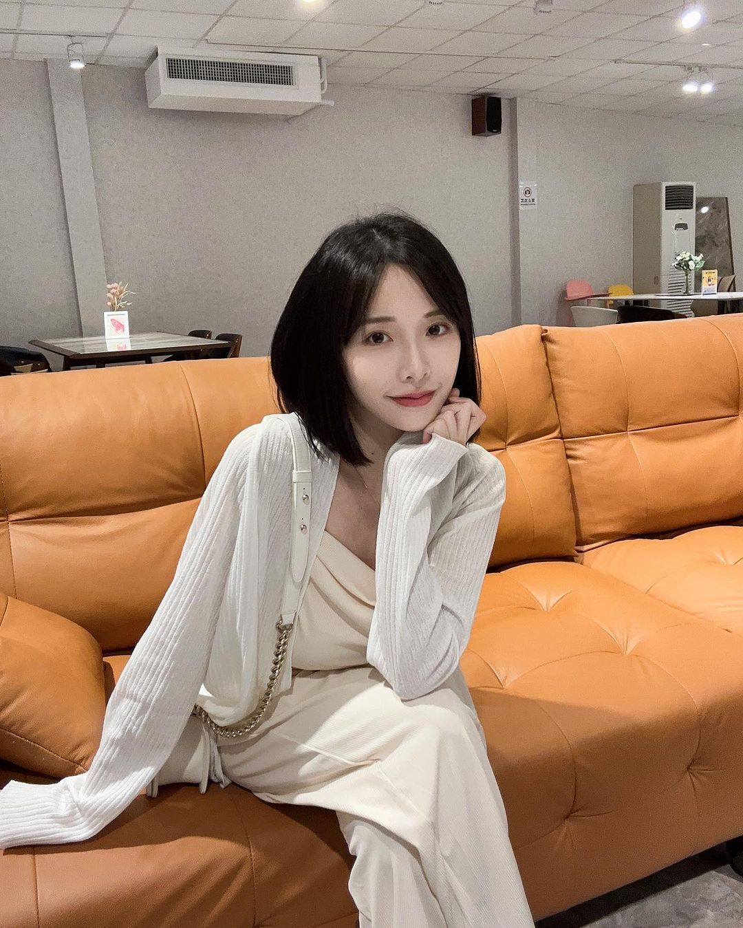 火辣網美「蕭芷渲」身材超乎想像....奶球差點掉出來好邪惡-第1章-图片3