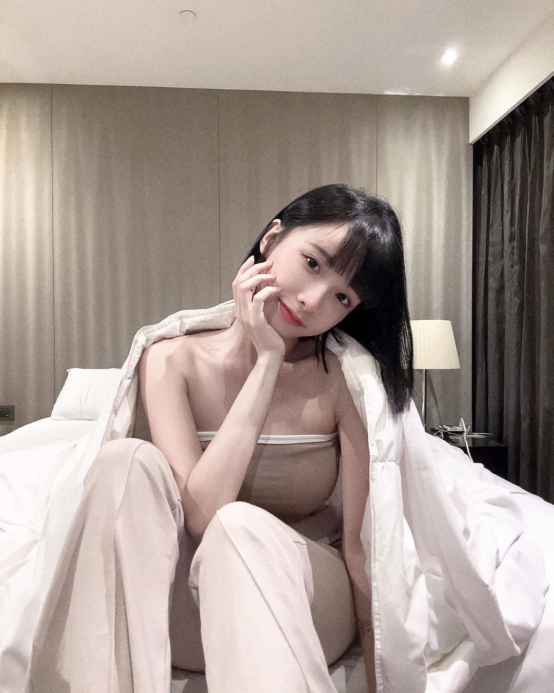 火辣網美「蕭芷渲」身材超乎想像....奶球差點掉出來好邪惡-第1章-图片5