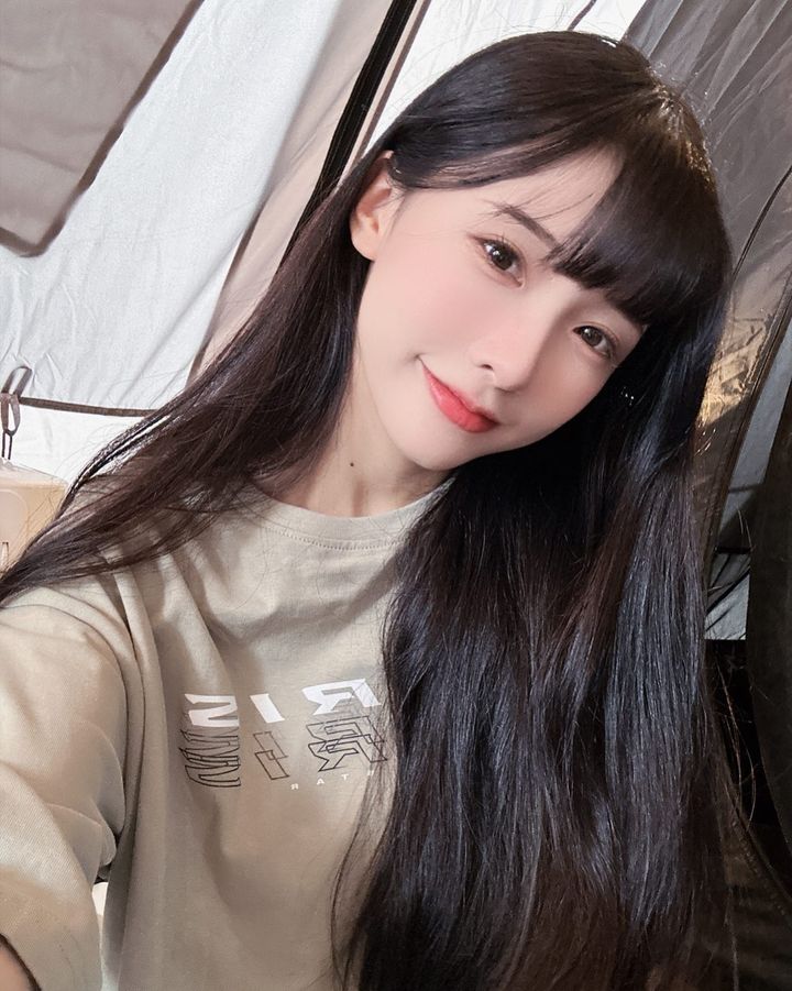 火辣網美「蕭芷渲」身材超乎想像....奶球差點掉出來好邪惡-第1章-图片9