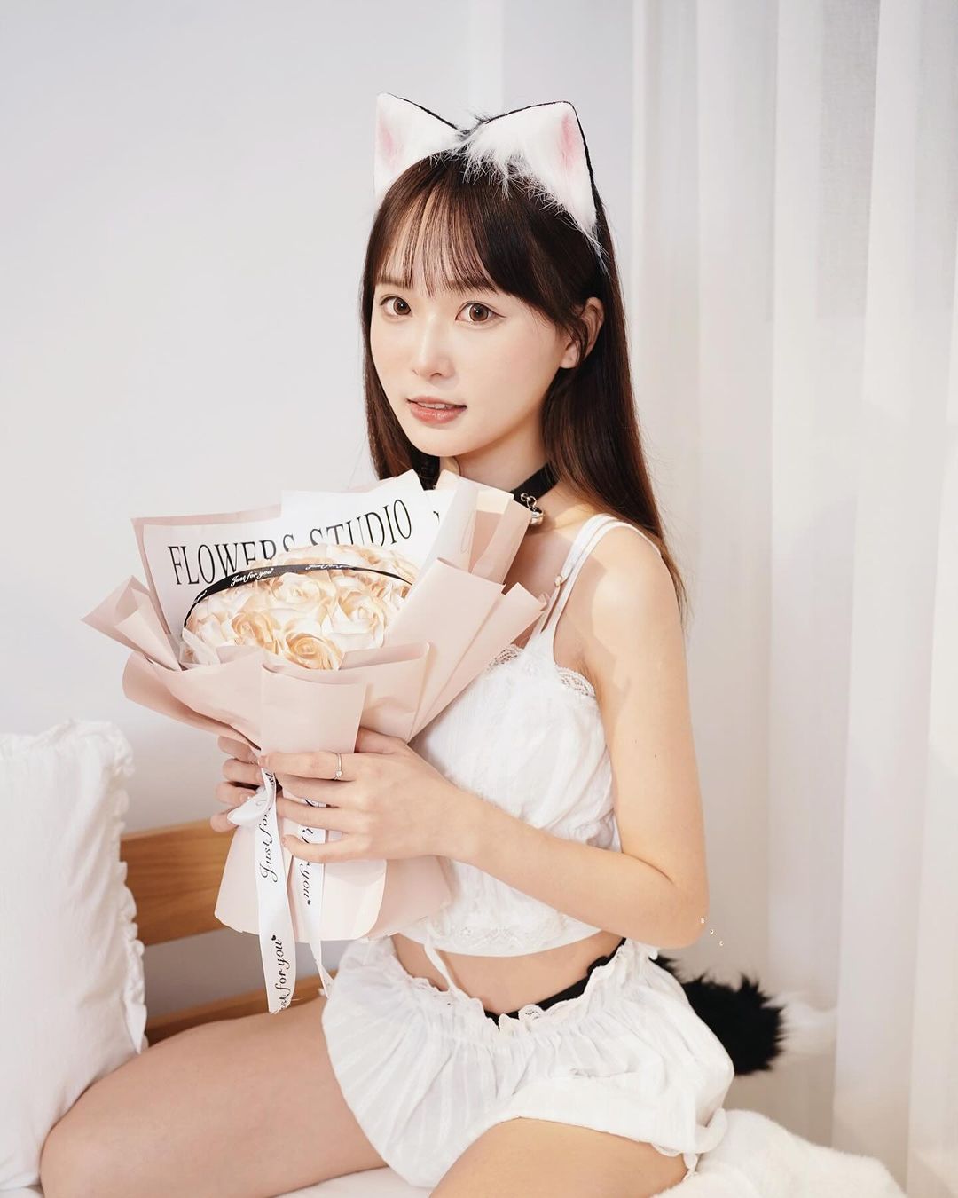 小隻馬「奶糖」秀渾圓曲線好清晰 白嫩美胸都好勾引-第1章-图片4