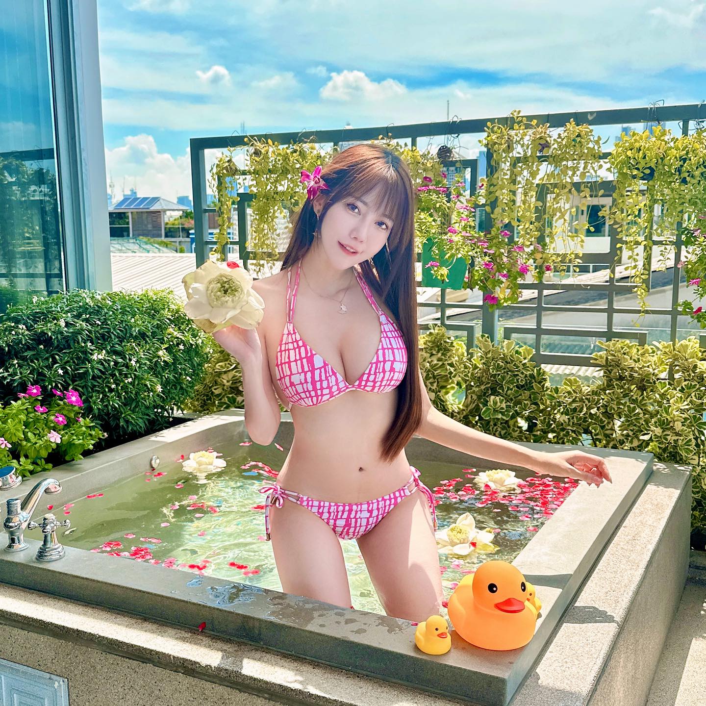 「吳芸帆」比基尼曲線太兇猛 乳力全開視覺超震撼-第1章-图片10