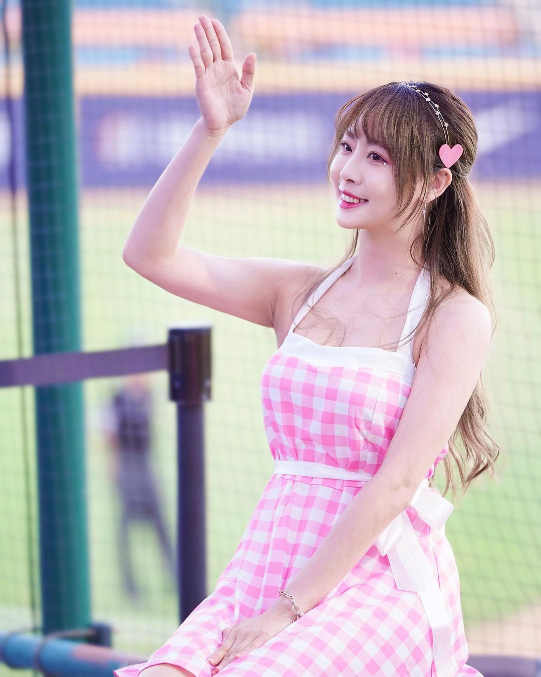 「Cali卡兒」水靈大眼好吸引人 挺雪白美肌畫面好狂-第1章-图片9