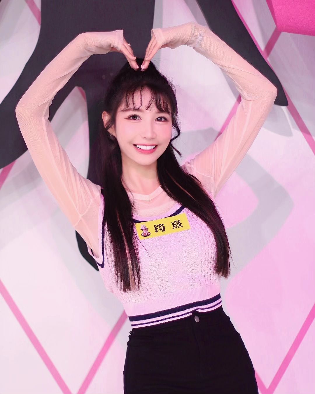 「筠熹」飽滿美乳若隱若現 姣好身材直接擄獲你芳心-第1章-图片8