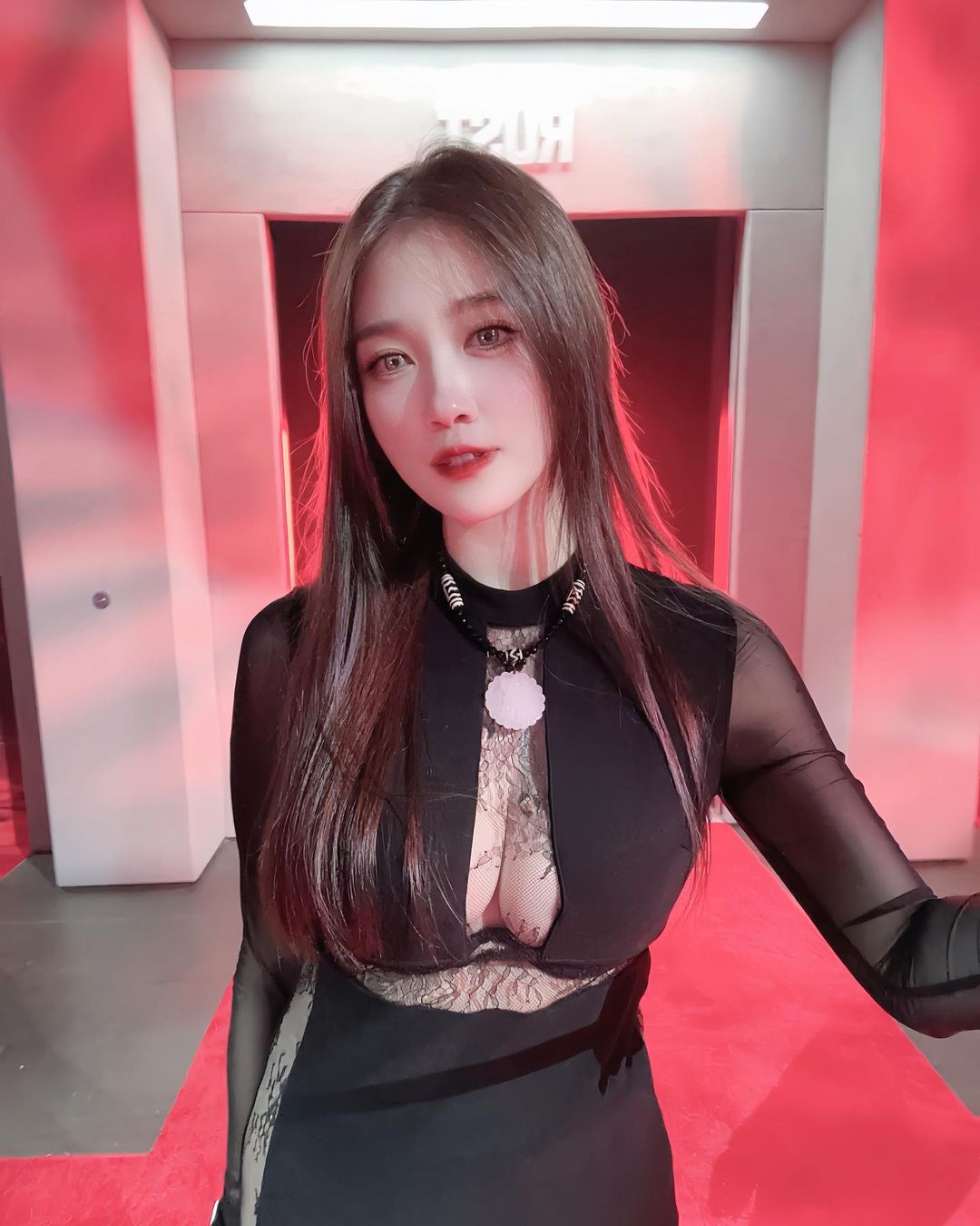 氣質正妹「凱琪」每張照片都美到不要不要 美乳溢出-第1章-图片2