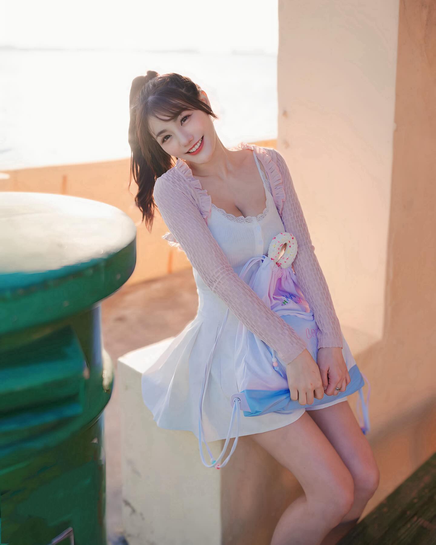 性感甜心「陳葳」飽滿肉球大幅度跳出 火辣胴體誘人-第1章-图片1