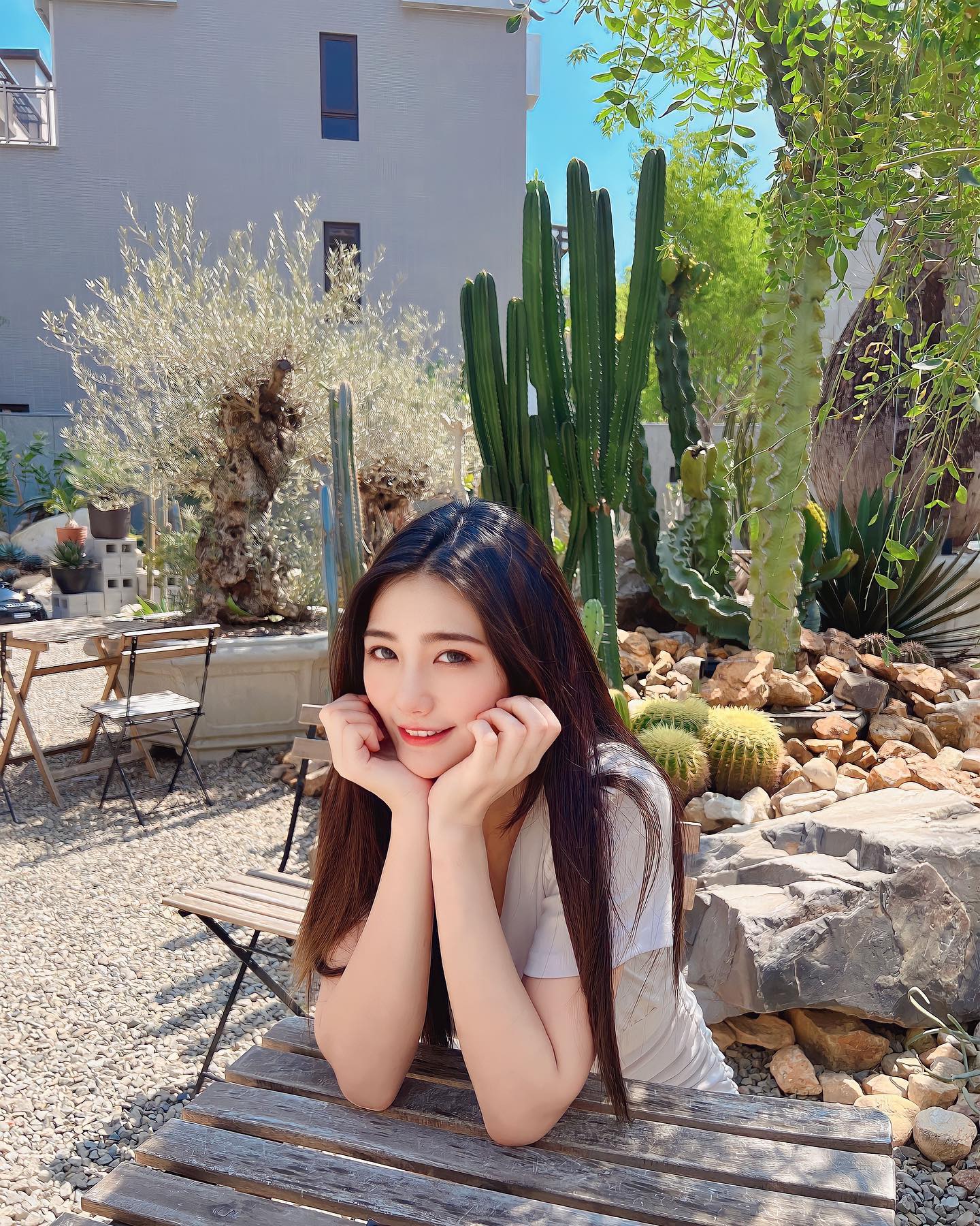 性感甜心「陳葳」飽滿肉球大幅度跳出 火辣胴體誘人-第1章-图片8