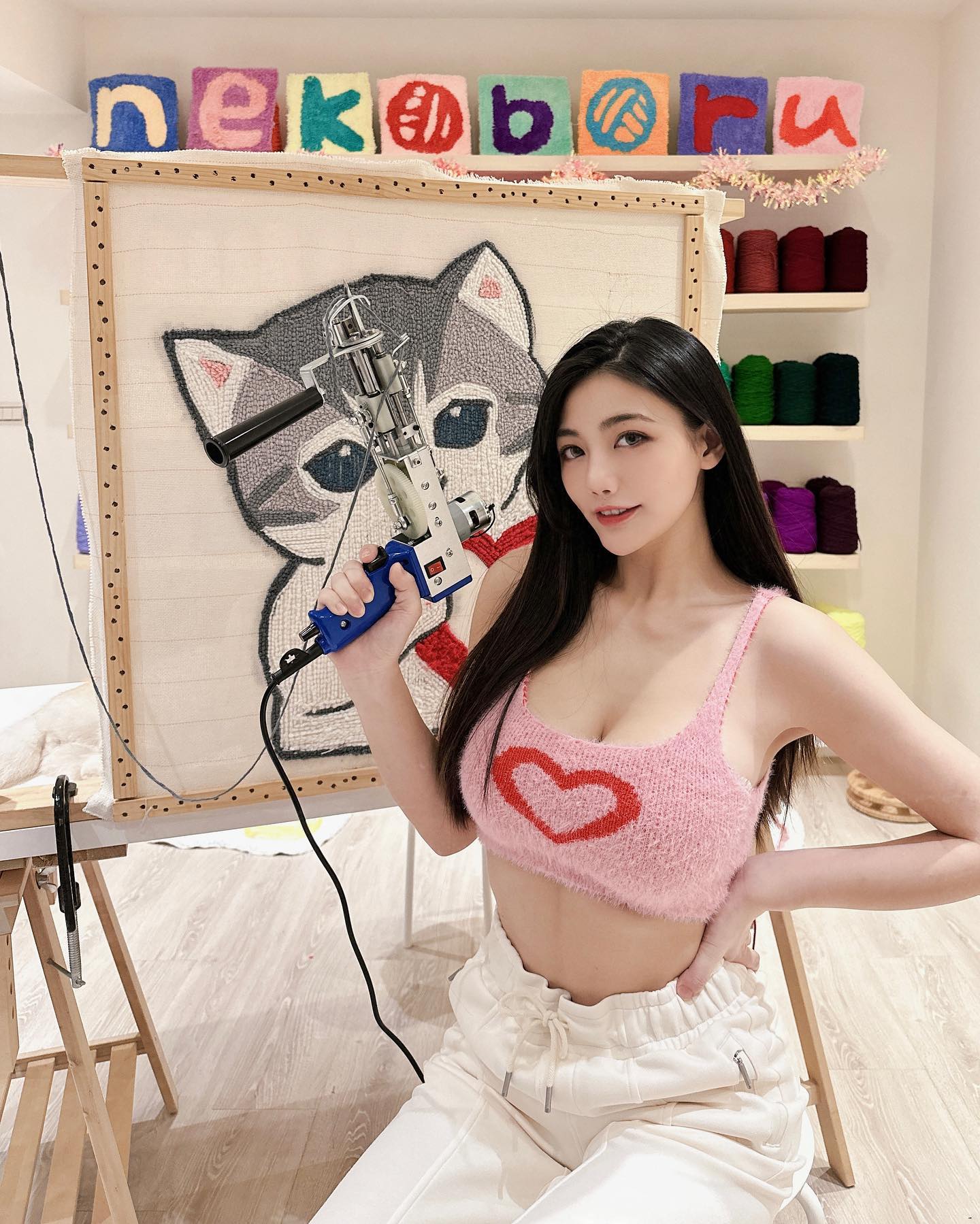 性感甜心「陳葳」飽滿肉球大幅度跳出 火辣胴體誘人-第1章-图片9