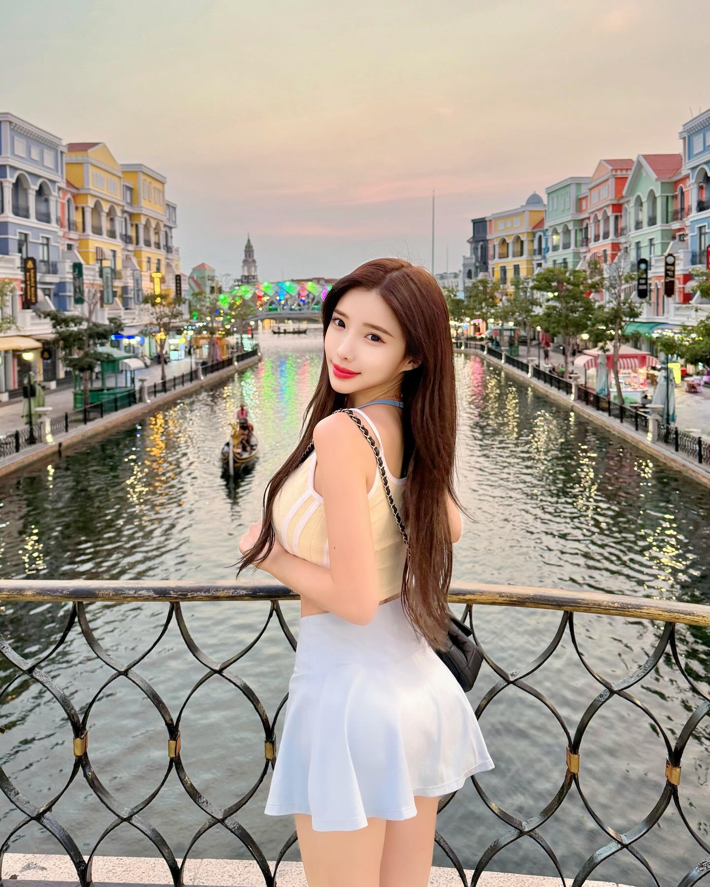 火辣DJ「藍星蕾」撩人姿勢挑逗勾引 美乳誘惑難以抗拒-第1章-图片4