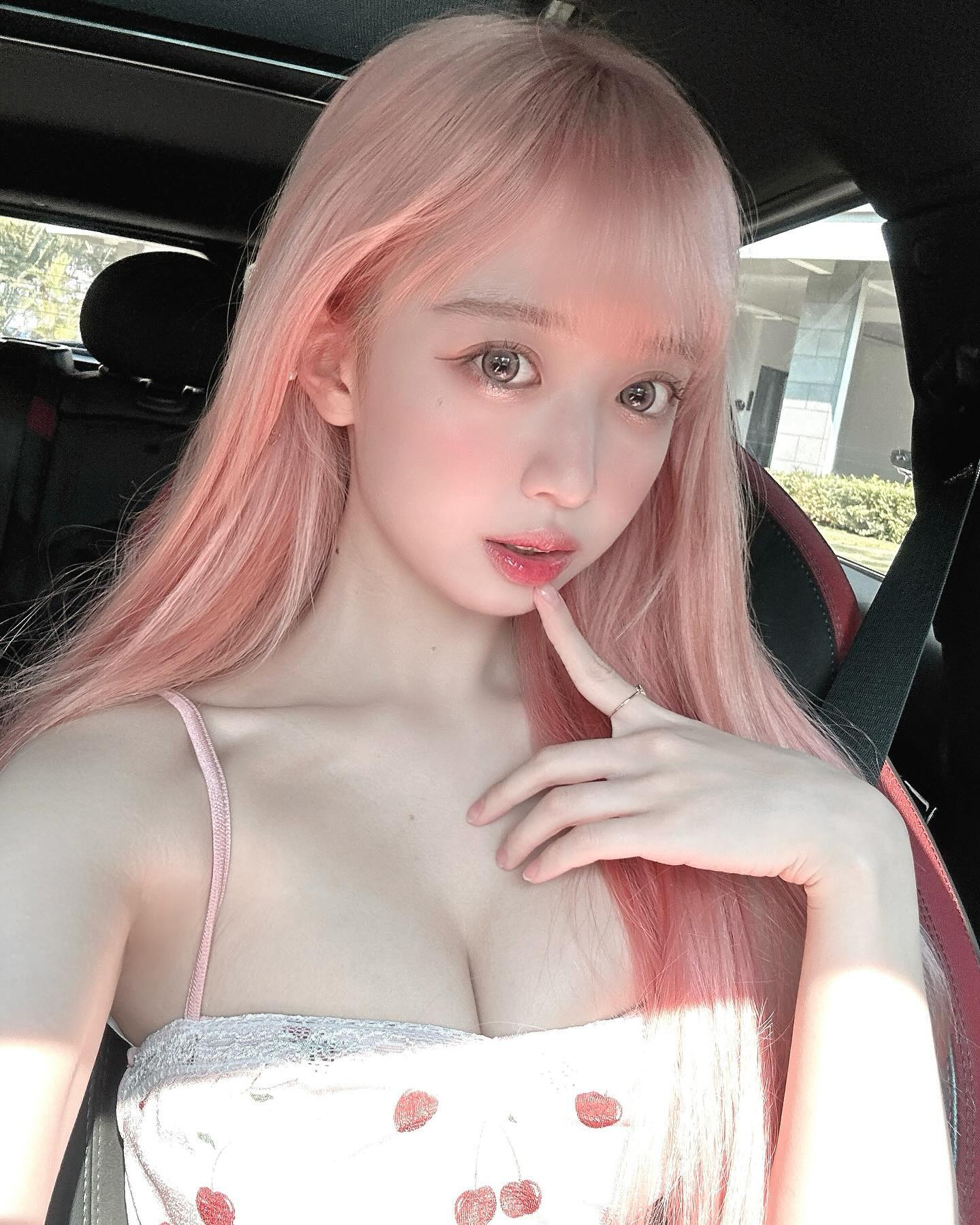 甜萌美眉「Yami」清純臉蛋加上魔鬼身材 滿滿的吸引力-第1章-图片1