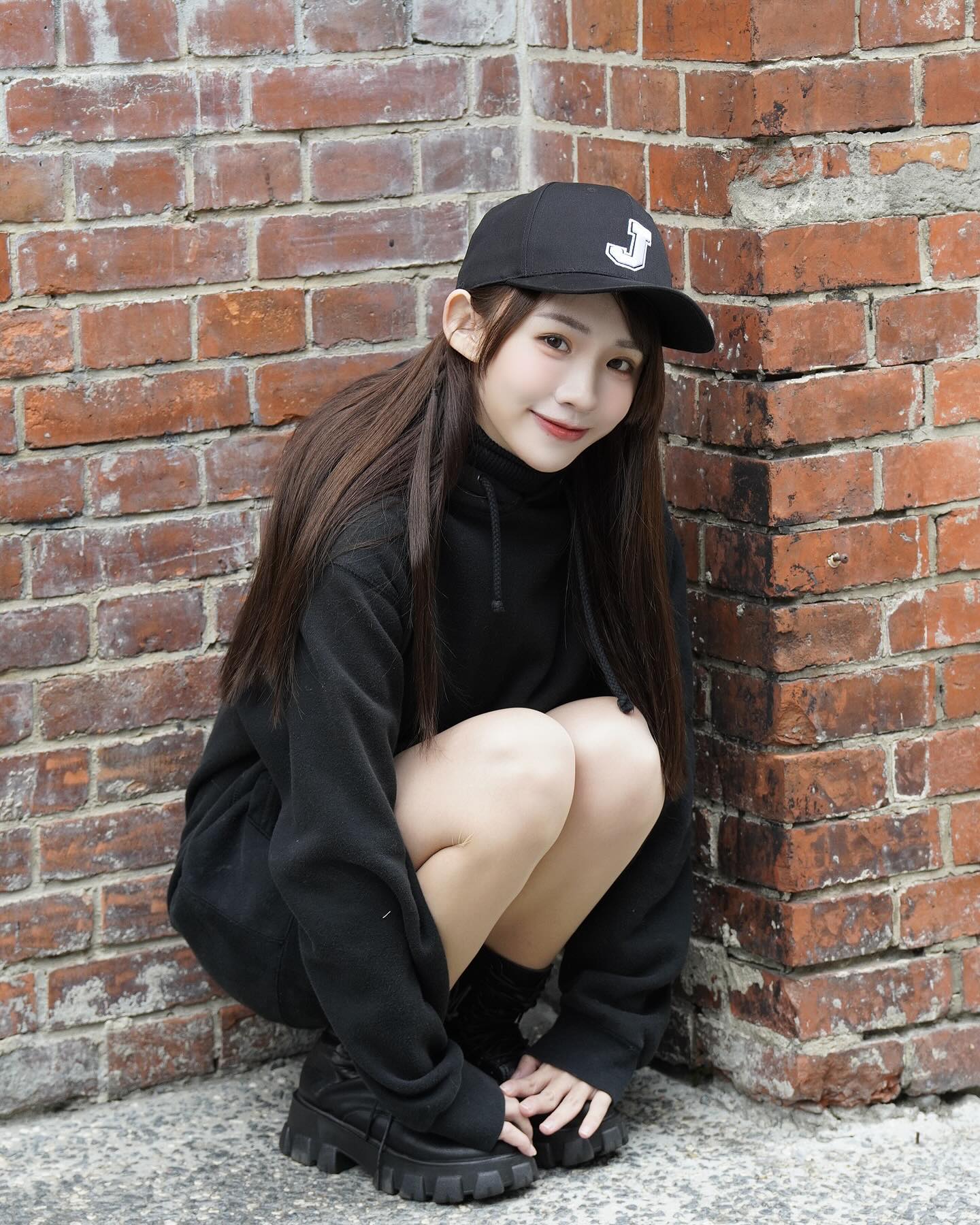 小隻馬女孩「講薑」無辜大眼好誘惑 渾圓蜜桃回味無窮-第1章-图片1