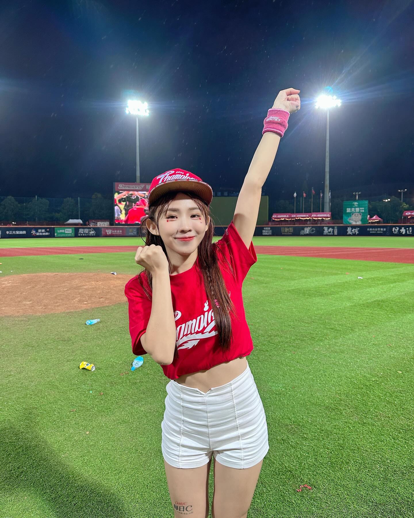 小隻馬女孩「講薑」無辜大眼好誘惑 渾圓蜜桃回味無窮-第1章-图片2