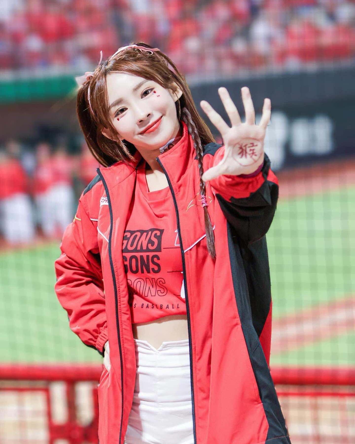 小隻馬女孩「講薑」無辜大眼好誘惑 渾圓蜜桃回味無窮-第1章-图片8