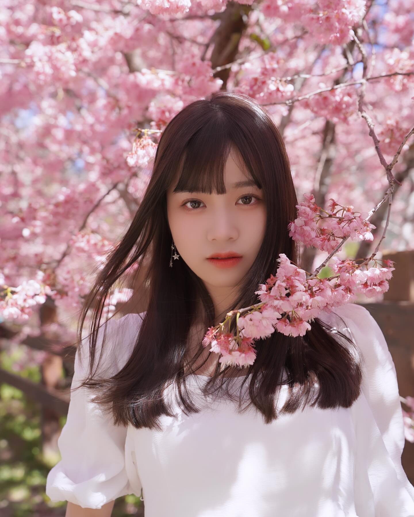 鄰家妹「容欣」長得美又有氣質 清甜微笑一秒讓人愛上-第1章-图片3