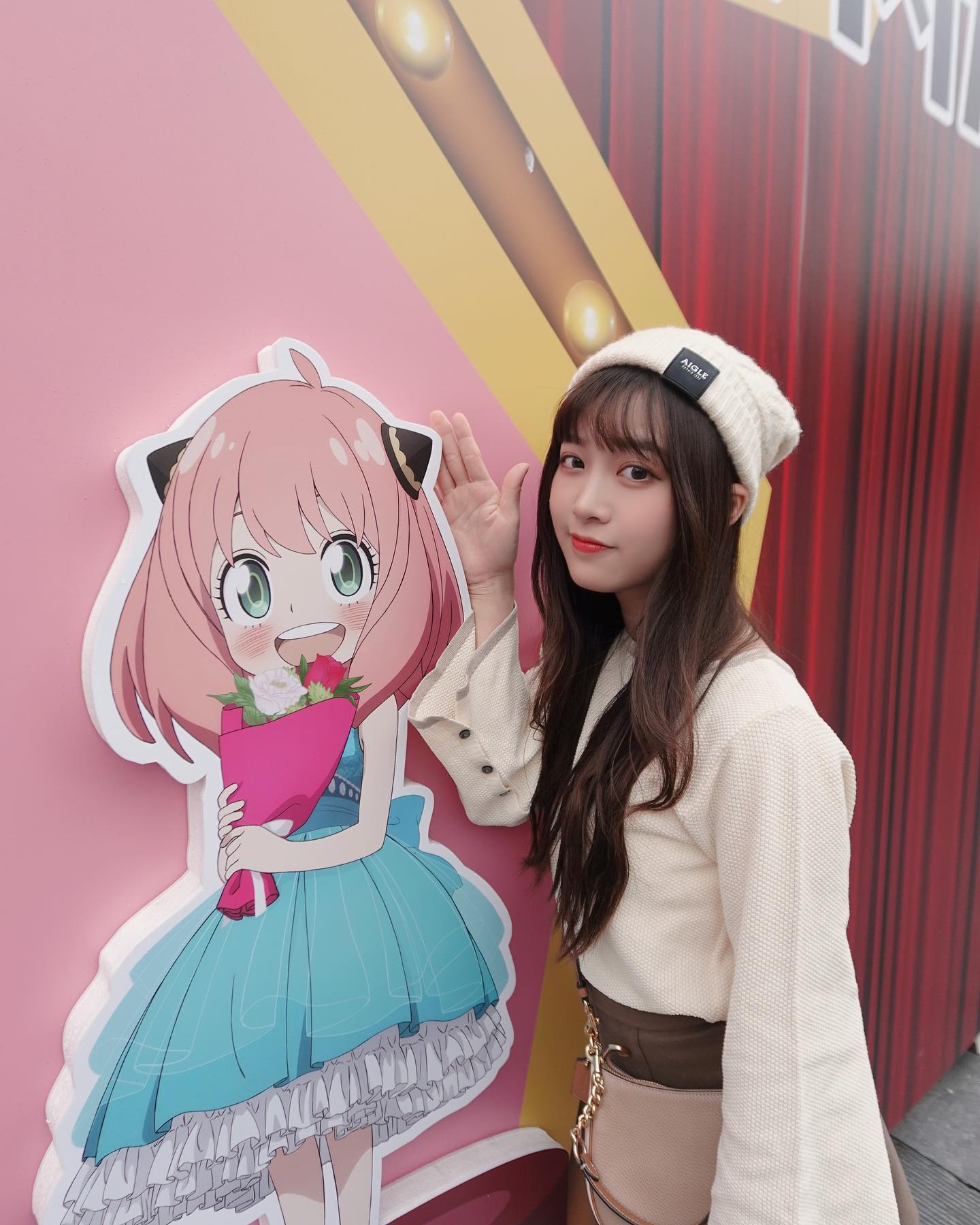 鄰家妹「容欣」長得美又有氣質 清甜微笑一秒讓人愛上-第1章-图片8