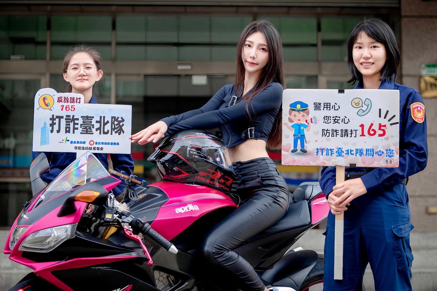 重機女神「王晨飄」大秀完美長腿 集性感於一身-第1章-图片7