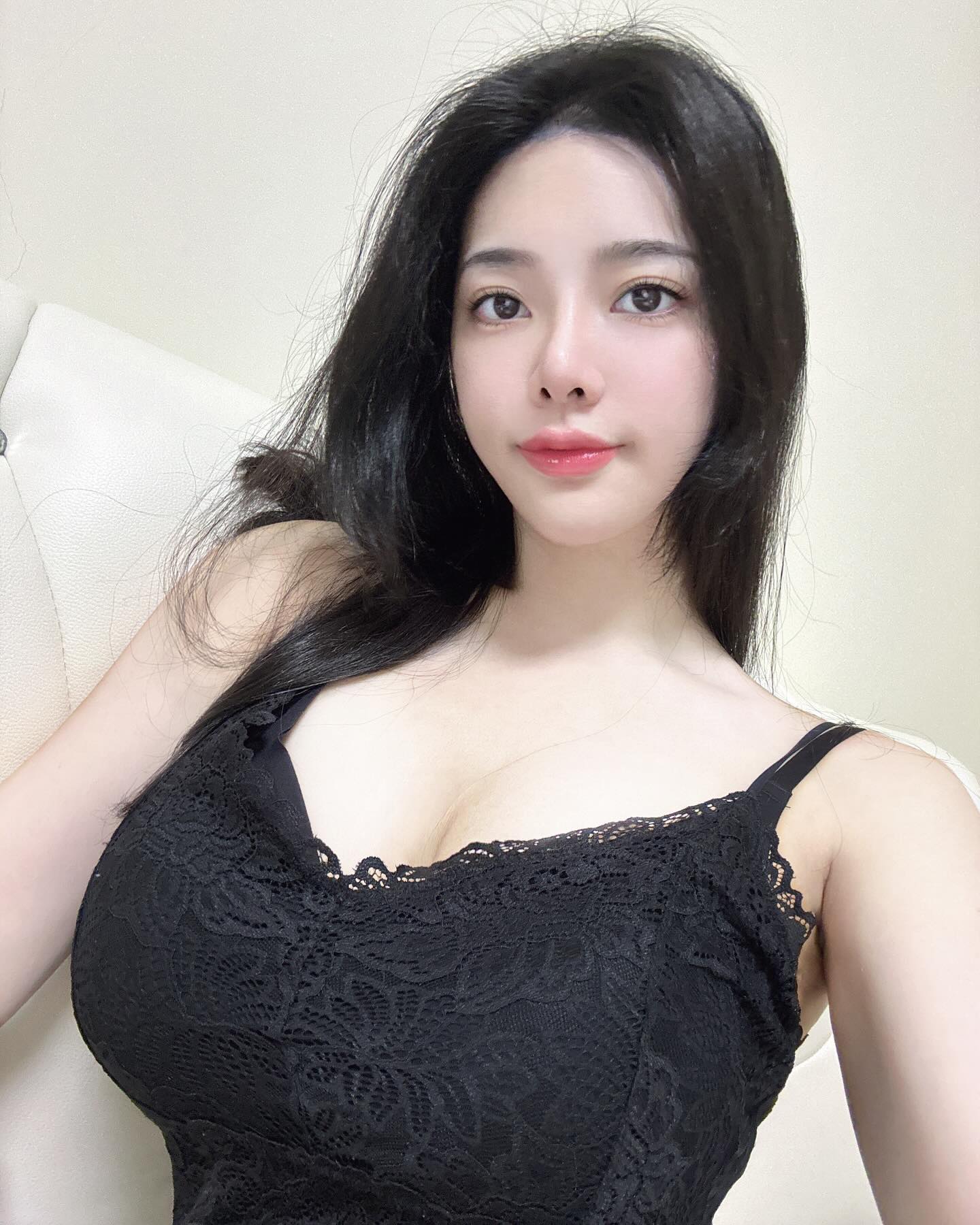 性感美模「Iris霍萱」肉色登場…一絲不掛誠意露出超滿-第1章-图片3