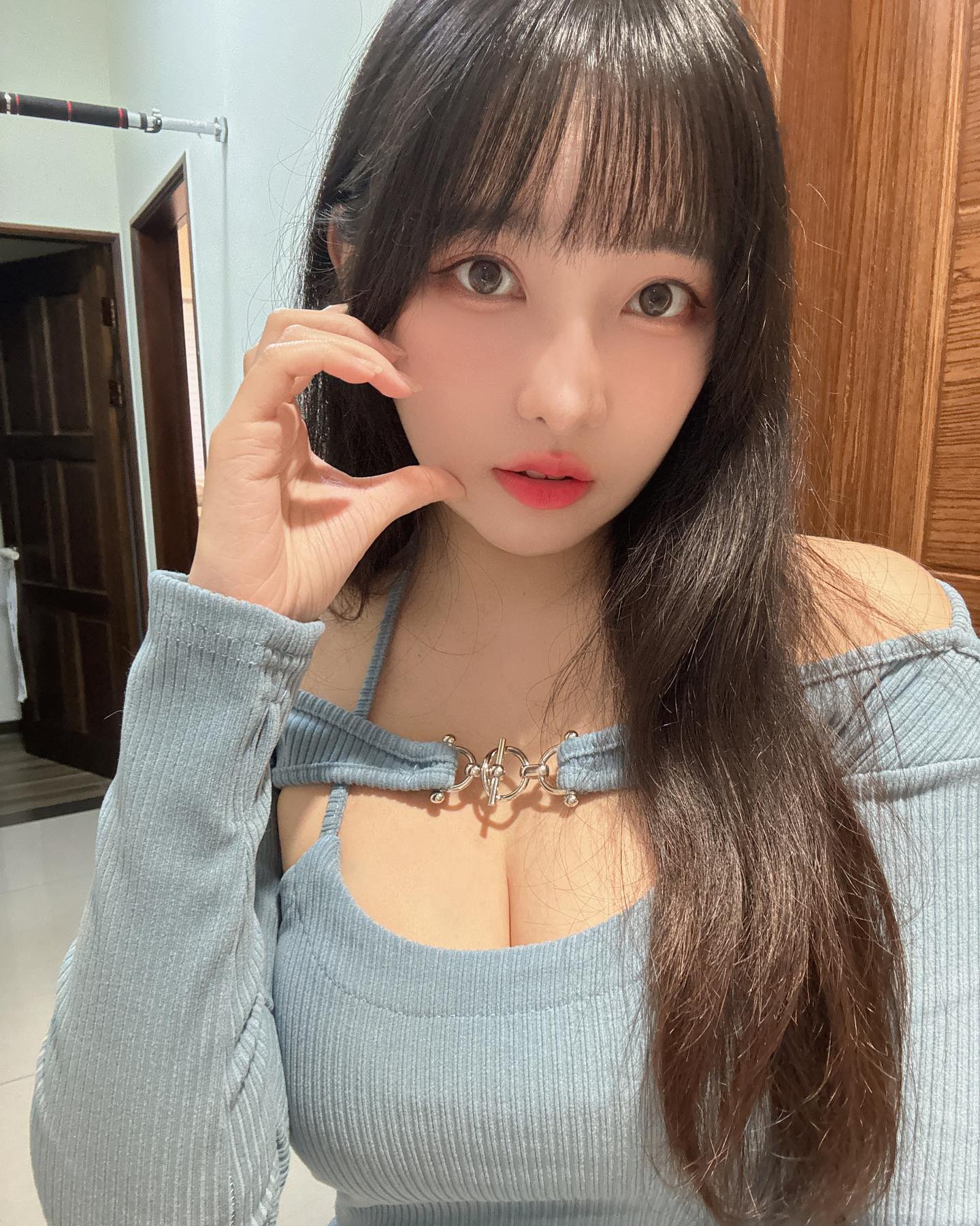 「依梨」超正逆天臉蛋 傲挺渾圓美胸誠意滿滿-第1章-图片4