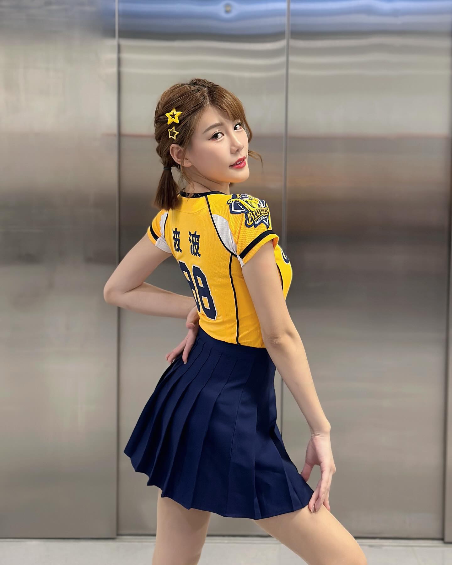 女神「陳波波」短髮俏麗誘人！火辣身材視角炸裂-第1章-图片2