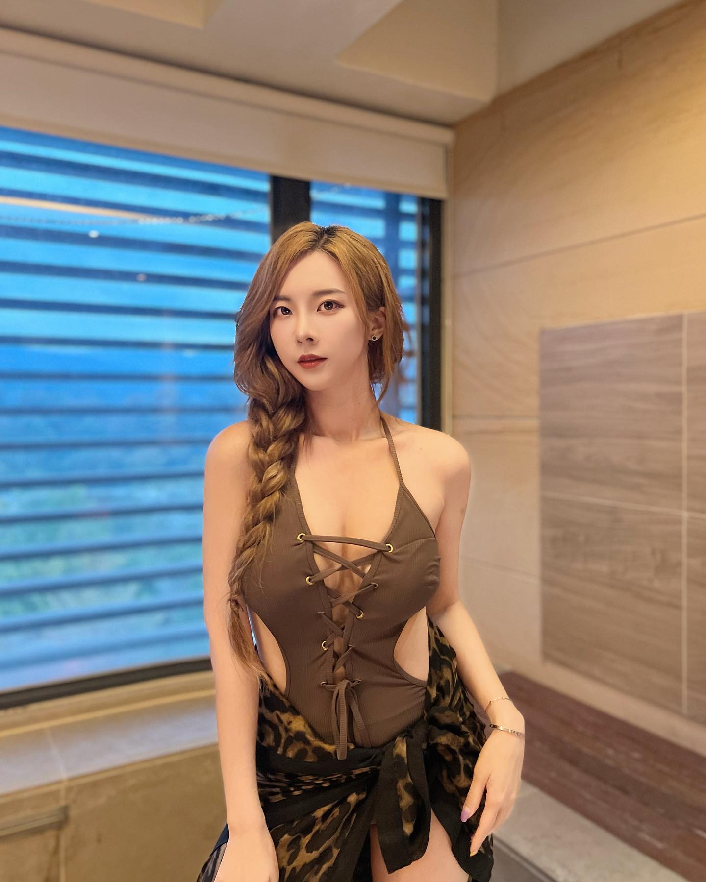 美艷網紅「 奎丁」緊緻美體勻稱又逆天 身材有夠辣的-第1章-图片9