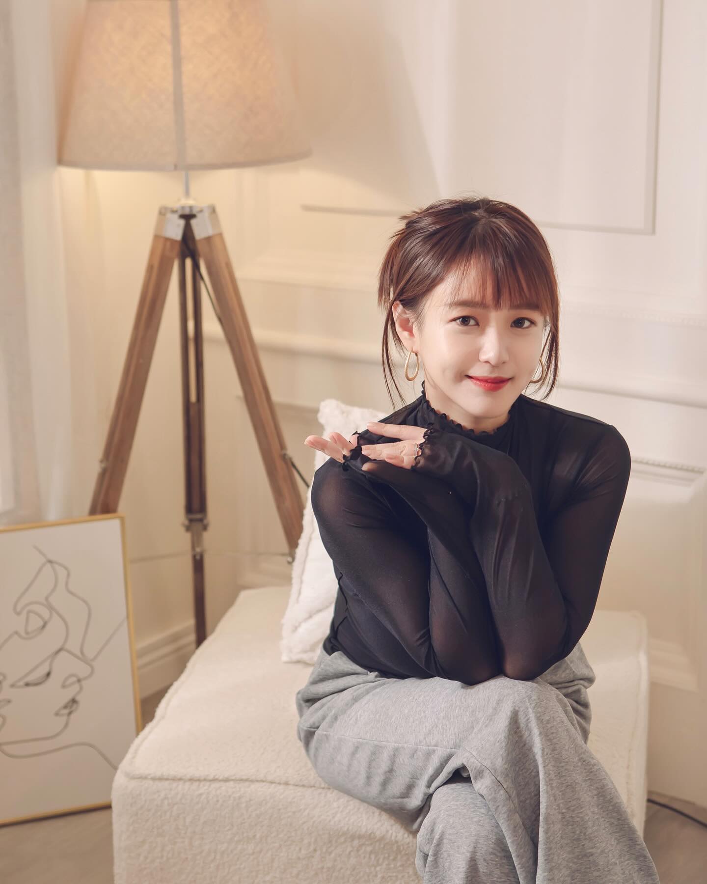 校花「王緒緒」小露深溝角度太性感 全身上下都迷人-第1章-图片2