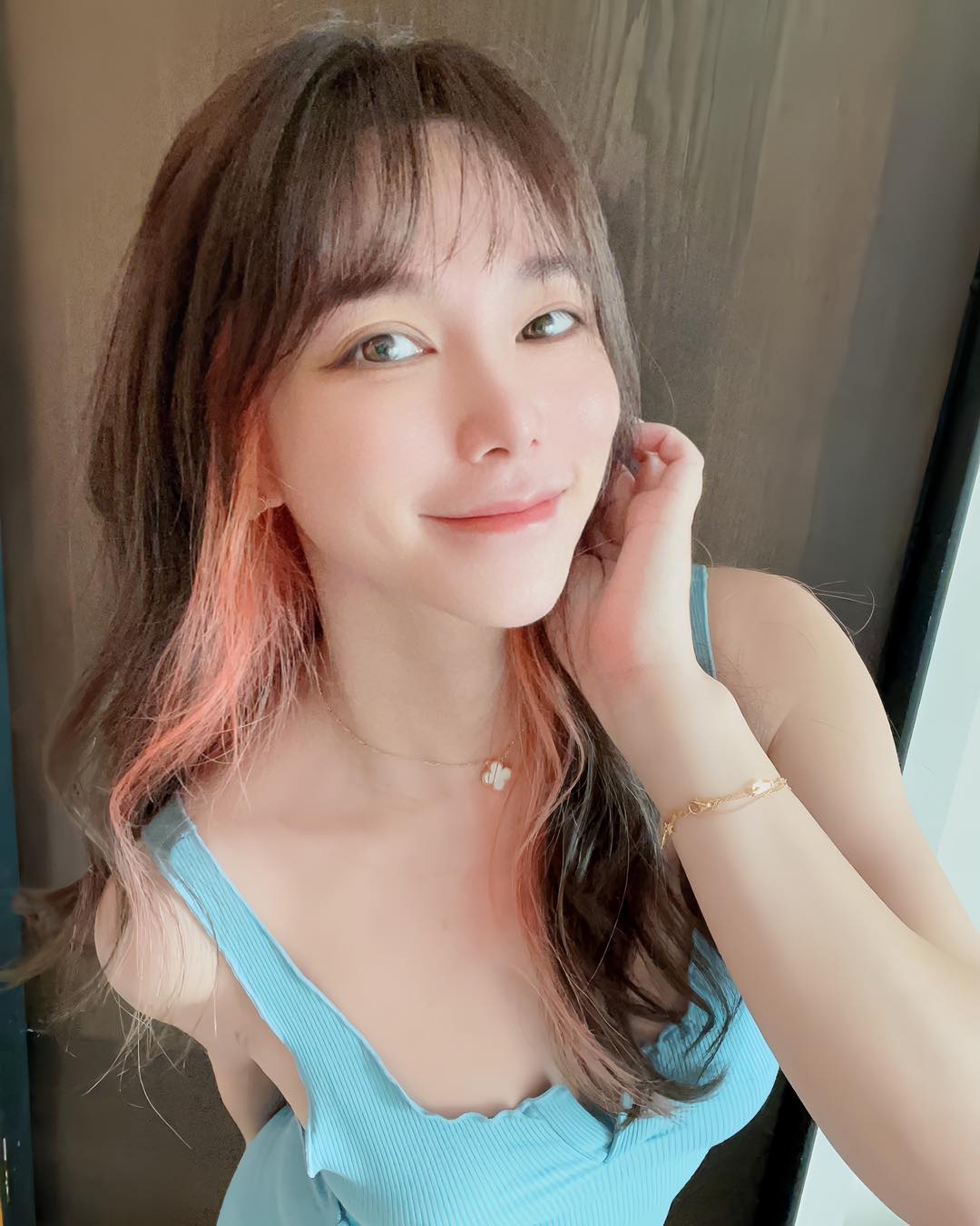 「天菜小姐」養眼美乳大秀深溝...擋不住驚人乳量-第1章-图片10