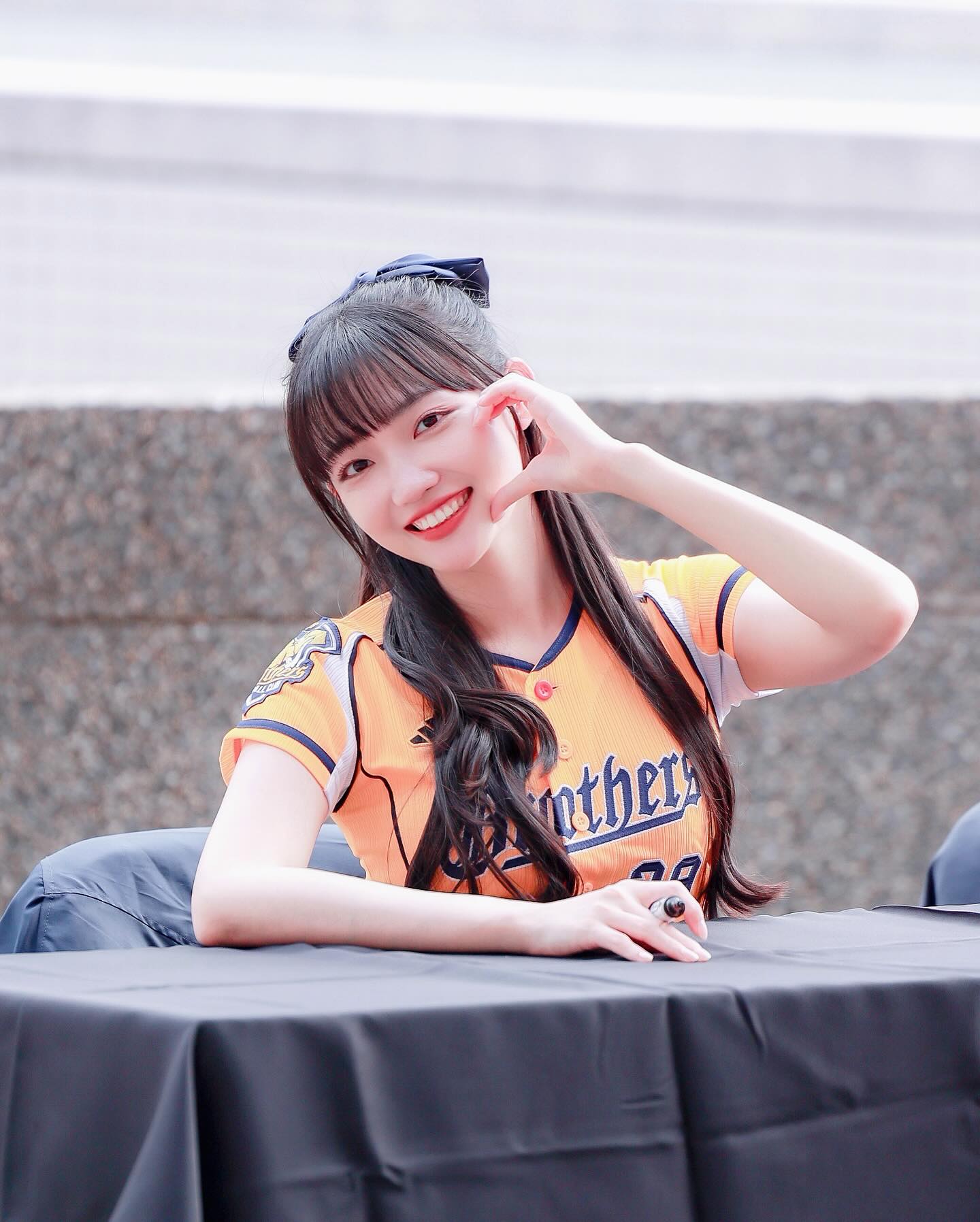 啦啦隊御姊「少鹽」甜美臉蛋秒放仙氣網暈爛-第1章-图片2