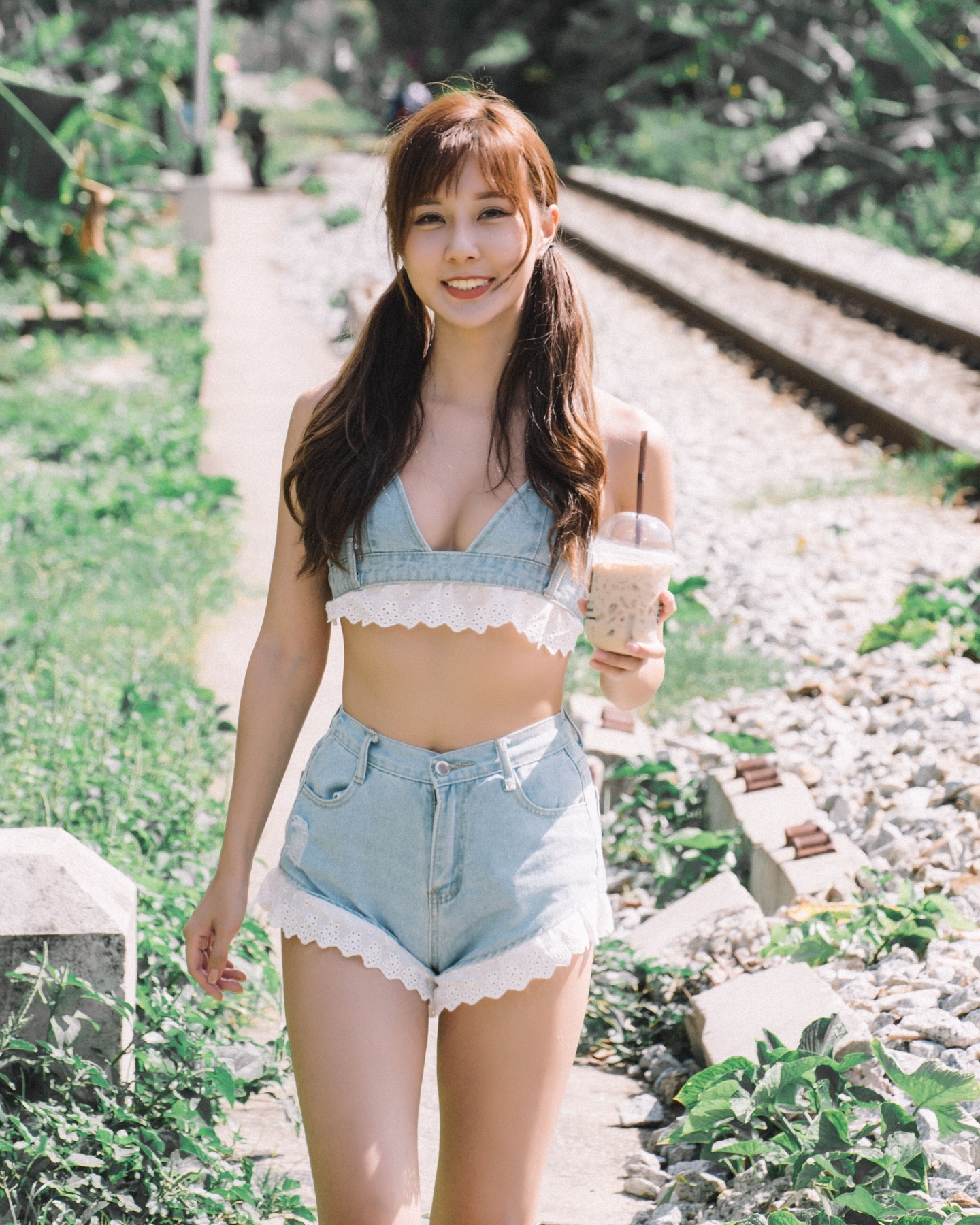 正妹「羽晴Min」火辣造型太誘惑 美乳、纖腰不藏了-第1章-图片1