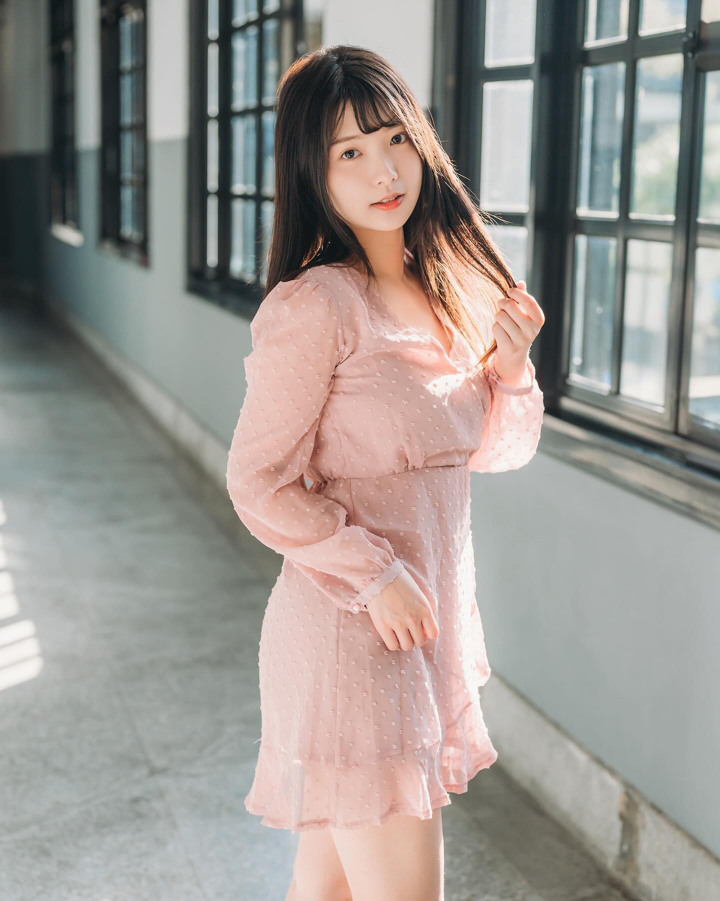 氣質萌妹「Monna莫娜」精緻臉蛋好迷人 飽滿雙乳很可以-第1章-图片5