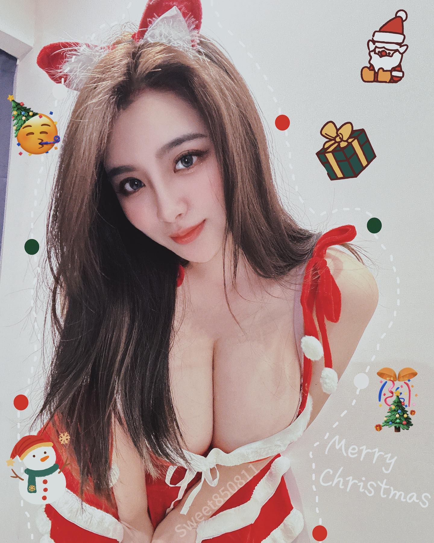 極品正妹「田甜」乳力直接爆棚 大到要滿出來了-第1章-图片5