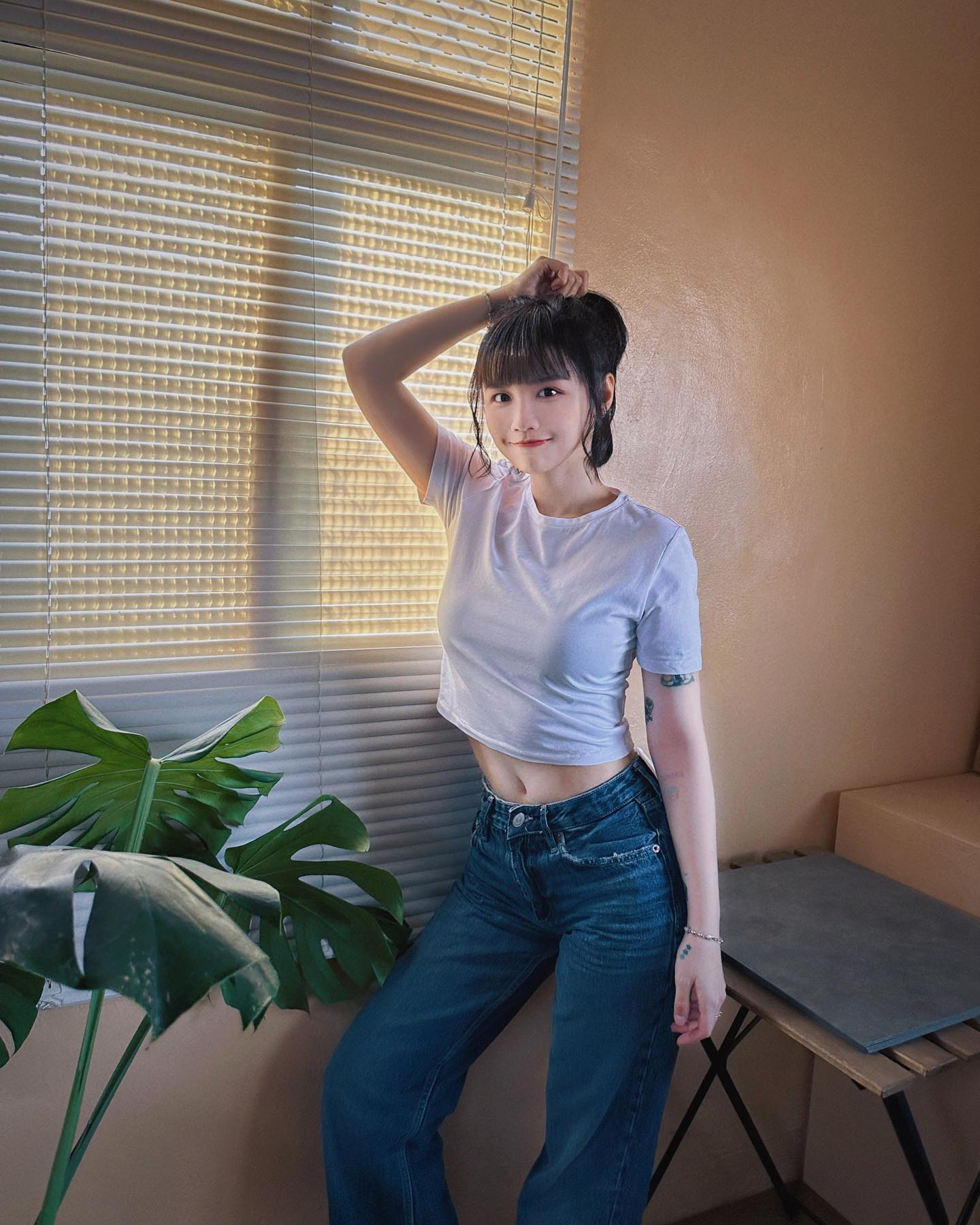 可愛女孩「許瑜」無暇零缺點的顏值體態-第1章-图片7