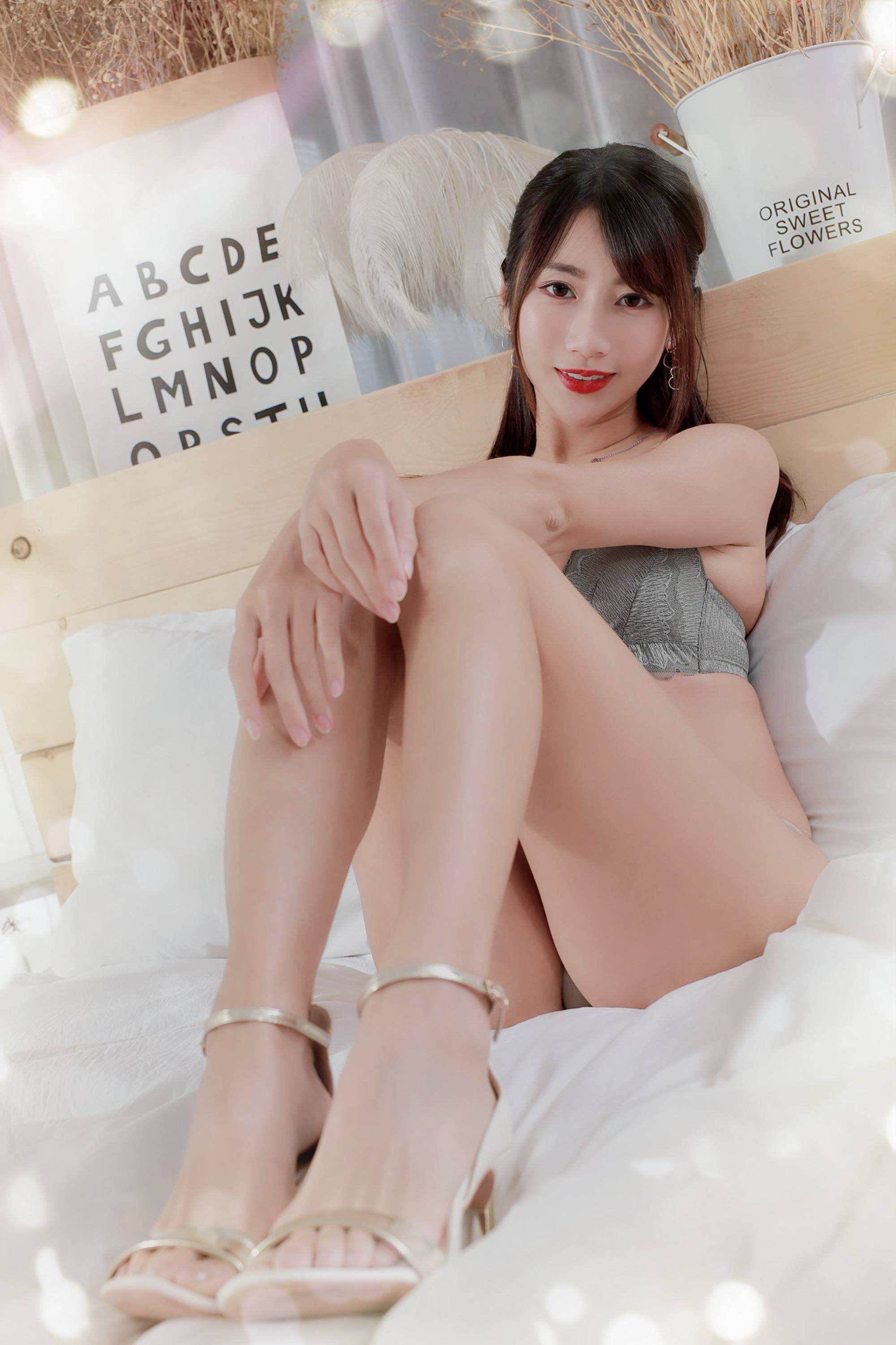 【美腿番外篇系列】長腿美模 映晨 性感內衣 高跟美腿【58P】-第1章-图片54