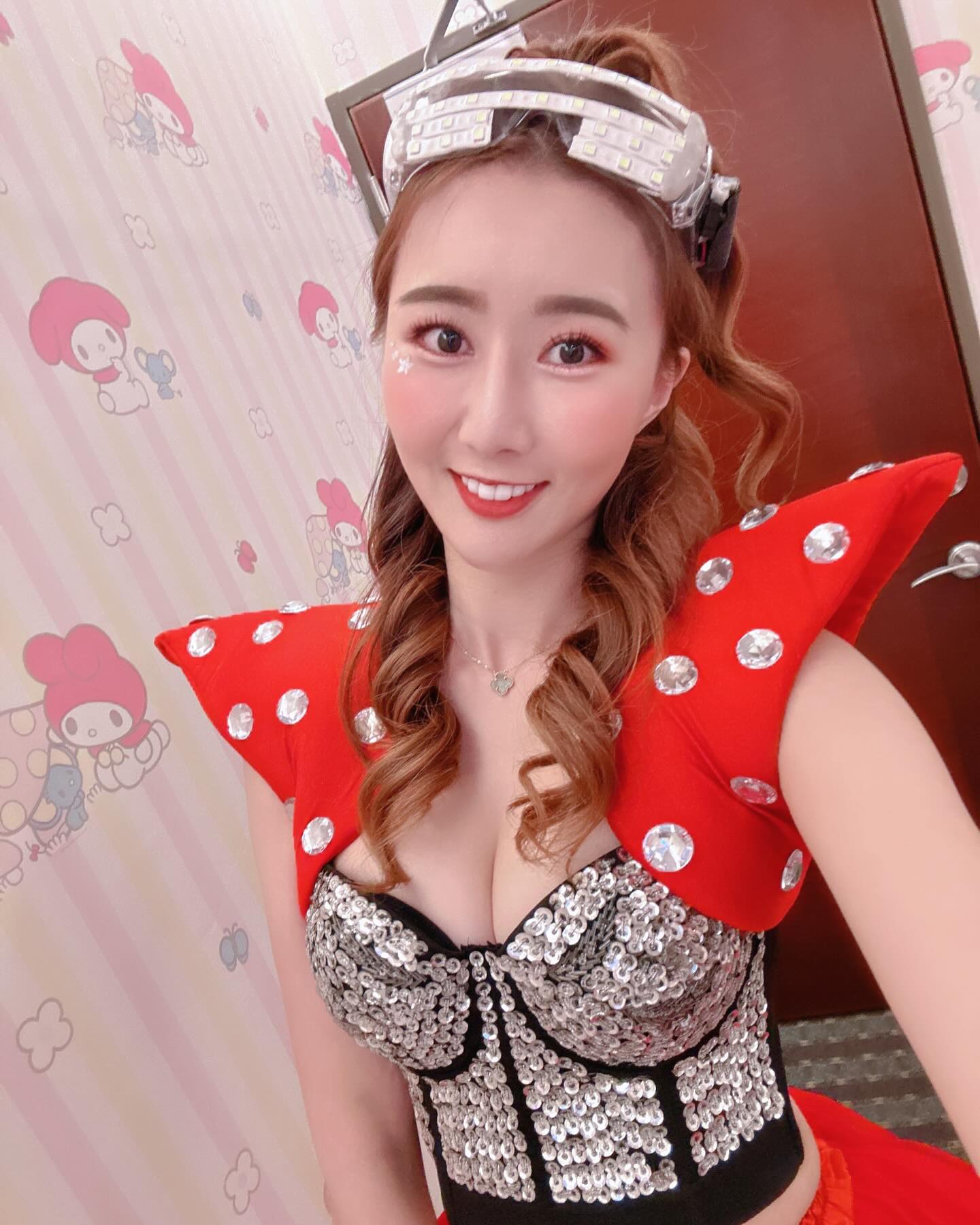 正妹「軒軒」臉蛋太甜了......火辣美體讓你全身酥麻-第1章-图片4