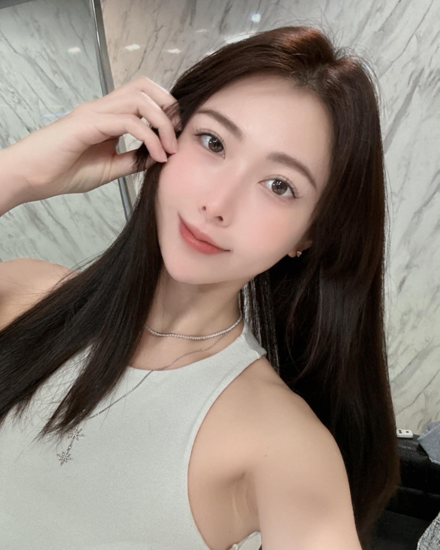 女神級正妹「李馨」邪惡身材視角極致裸露 讓人無法承受-第1章-图片3