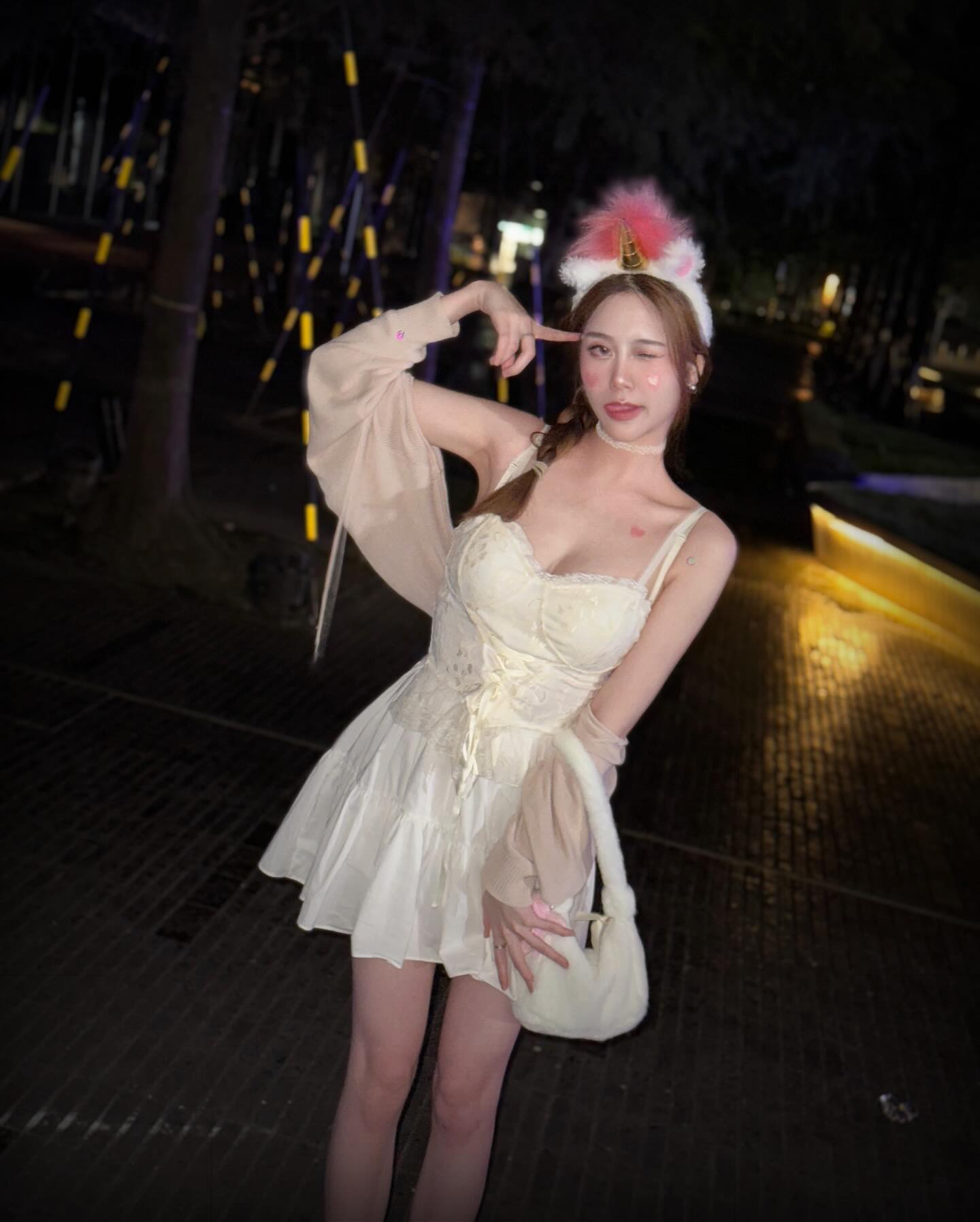 長腿甜心「李花fafa」火辣身材佔據畫面.....誰受得了-第1章-图片7