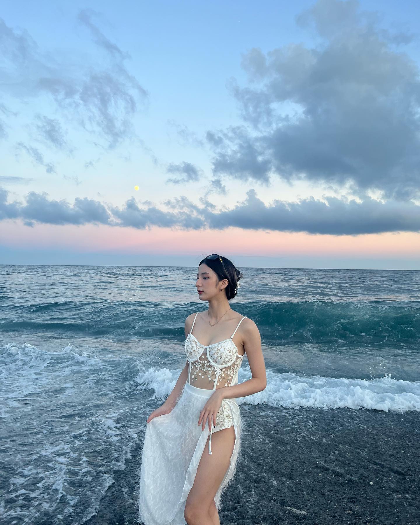 最頂本土練習生「超頻震動」轟動炸開SSR好身材-第1章-图片4