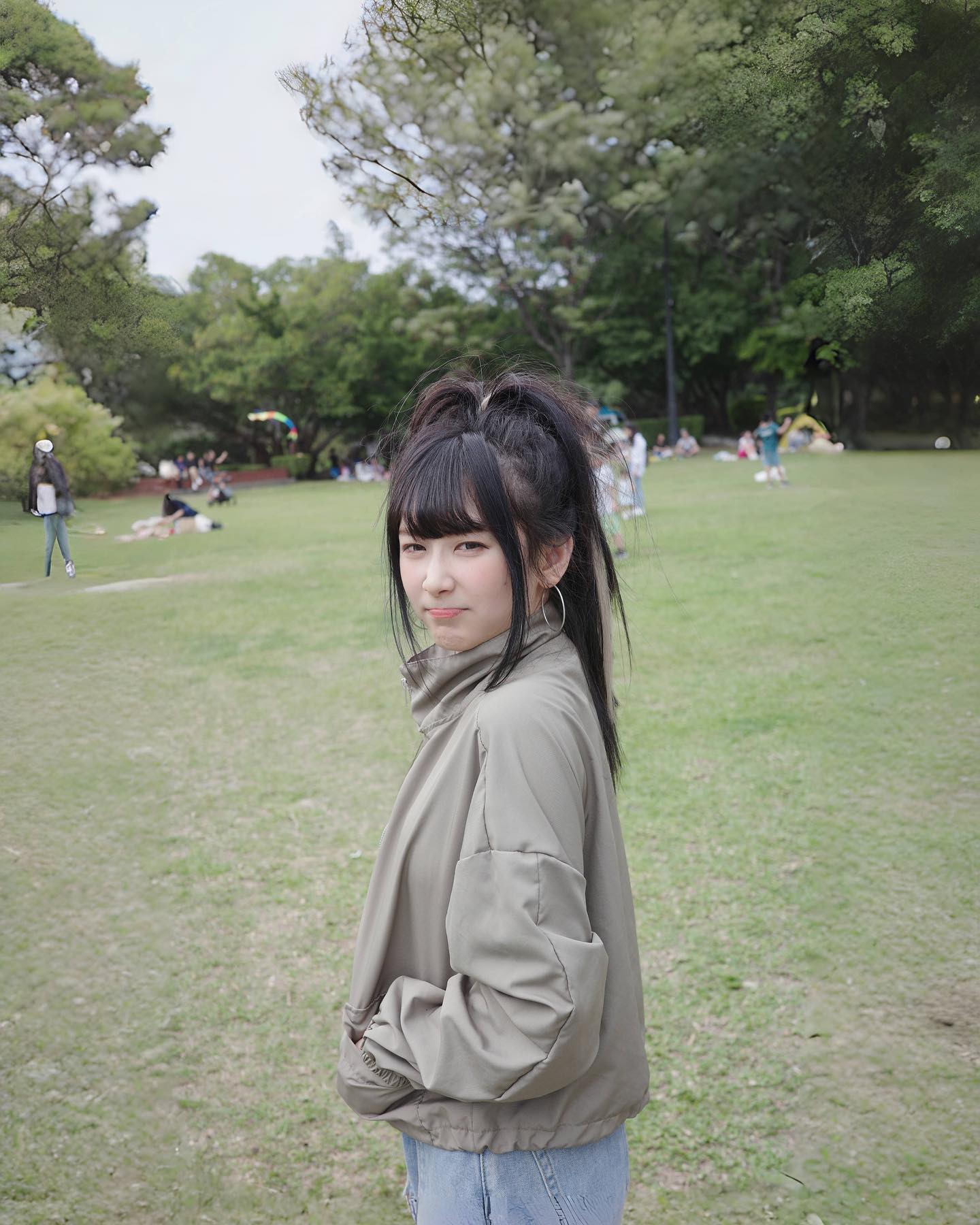 鄰家女孩「陸子玄」有著修長白嫩美腿 超令人著迷-第1章-图片2