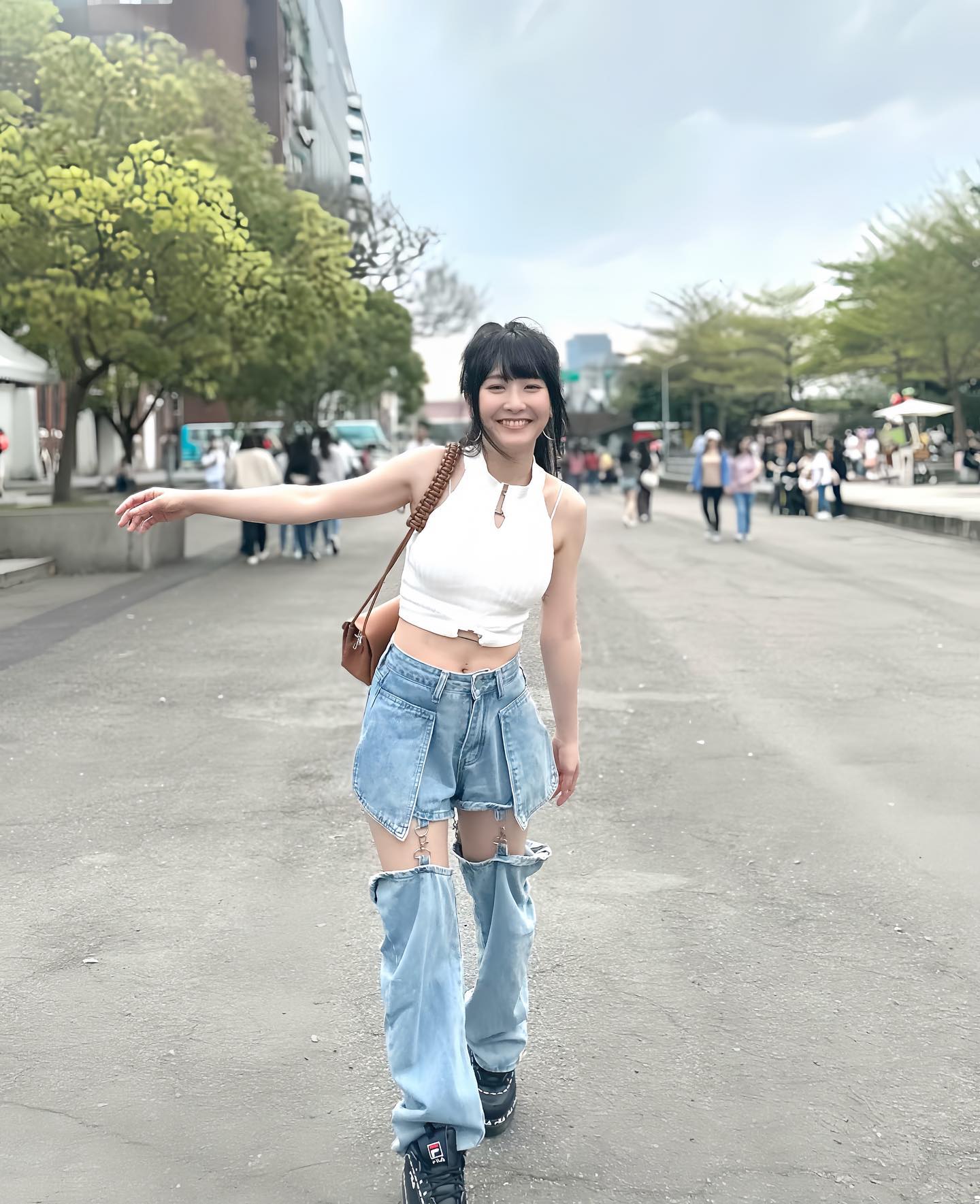 鄰家女孩「陸子玄」有著修長白嫩美腿 超令人著迷-第1章-图片3