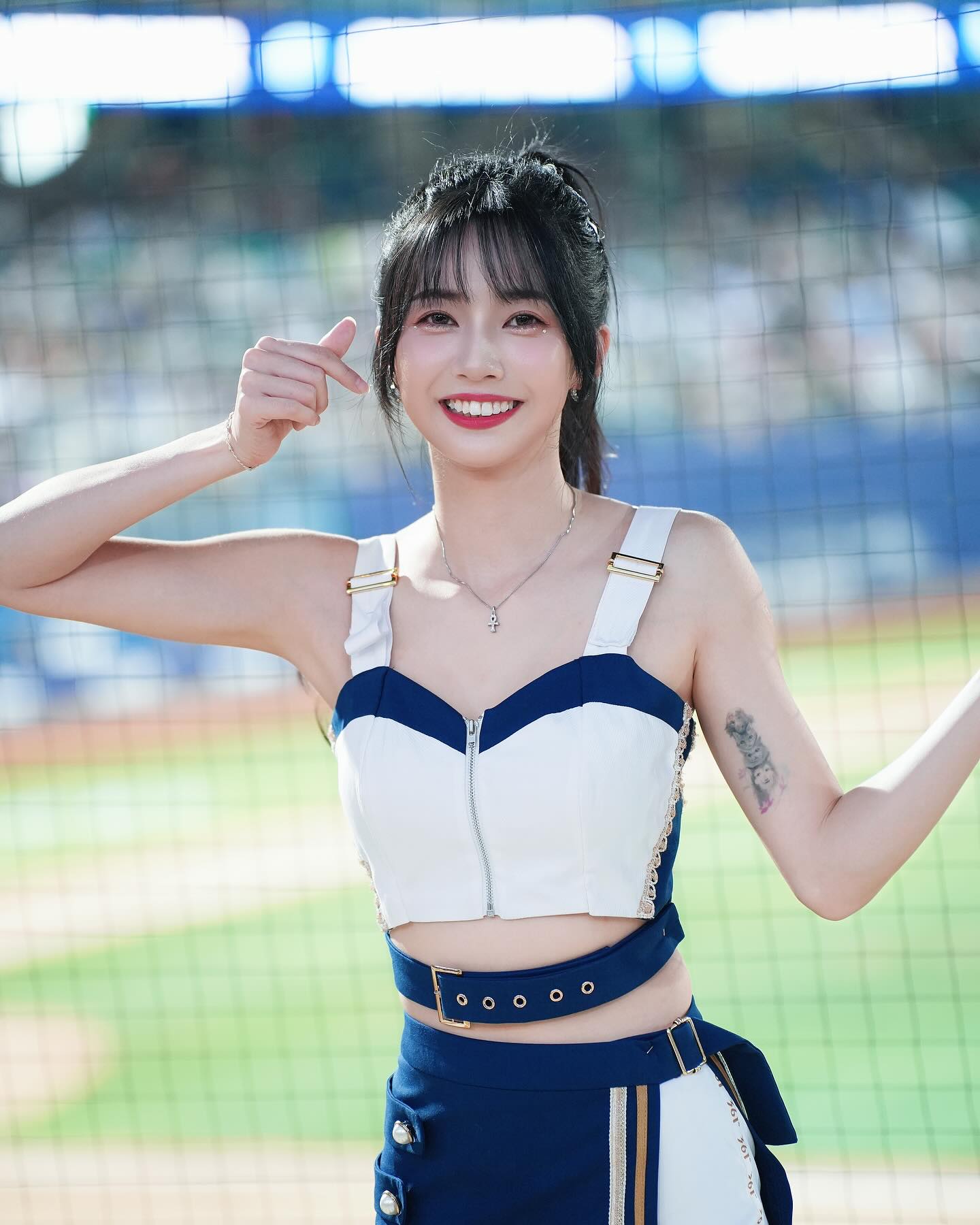 小隻馬女孩「慈妹」傲人曲線藏不住全看光-第1章-图片1