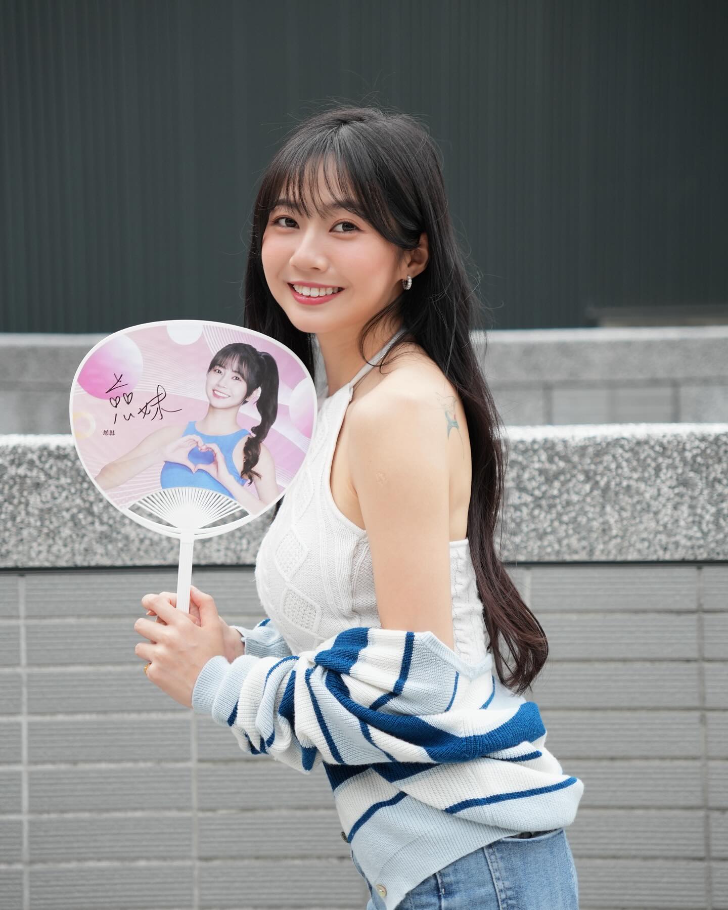 小隻馬女孩「慈妹」傲人曲線藏不住全看光-第1章-图片2