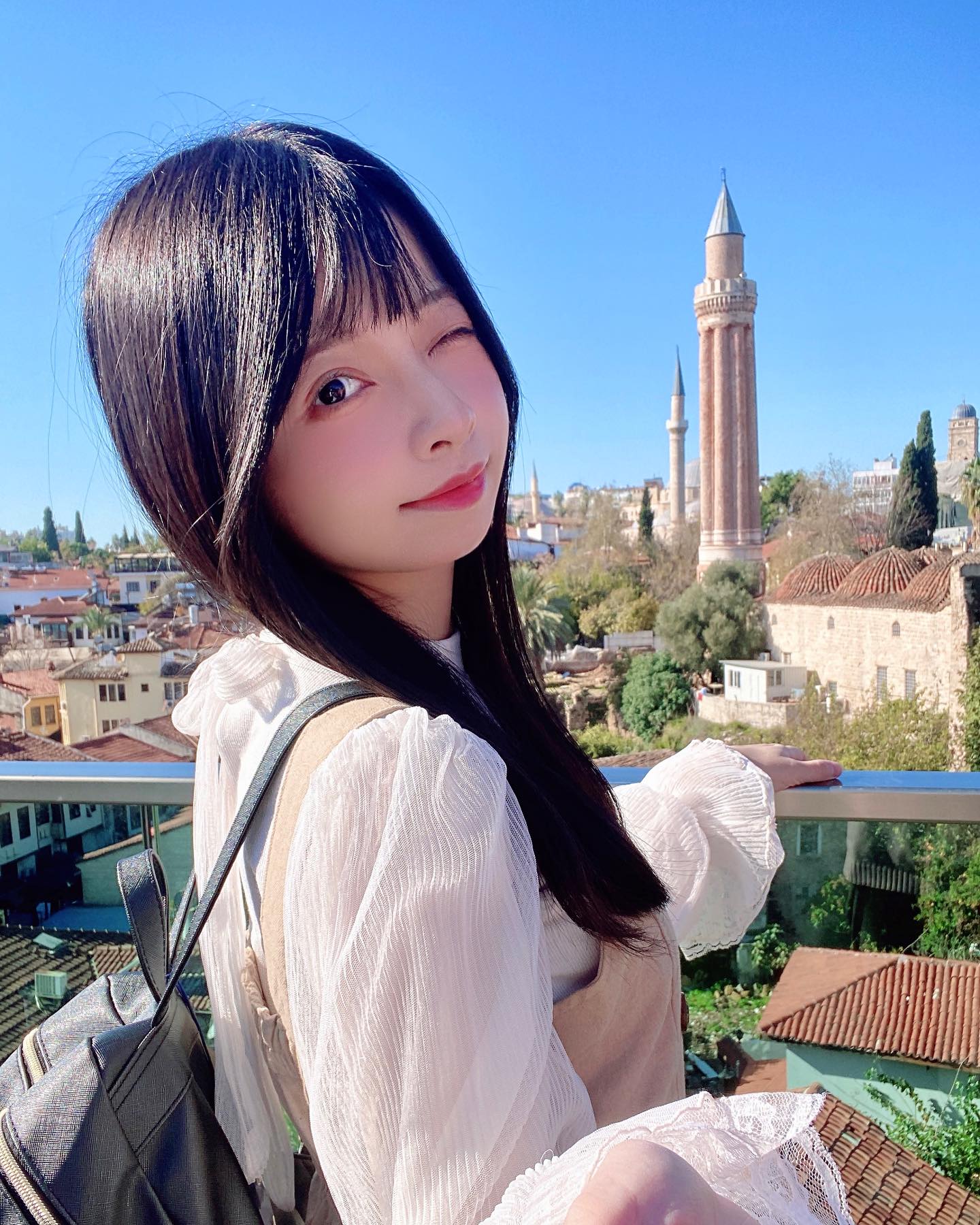 大眼嫩妹「劉瑋晞」可愛挑逗擄獲你的心-第1章-图片1