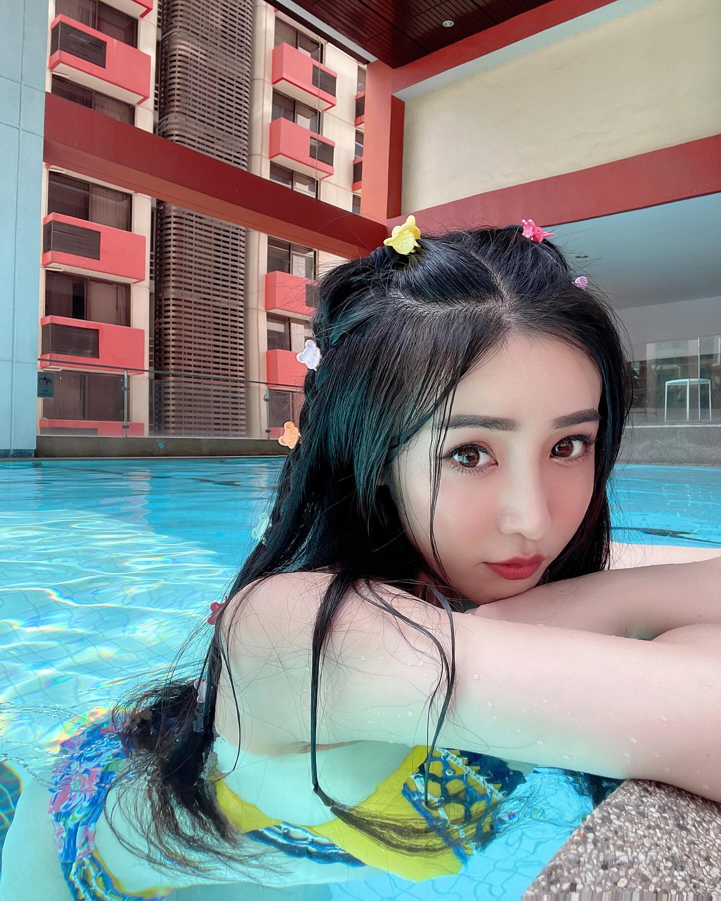 正妹「許薇安」美艷氣質無人能擋 乳量威力也太猛-第1章-图片3