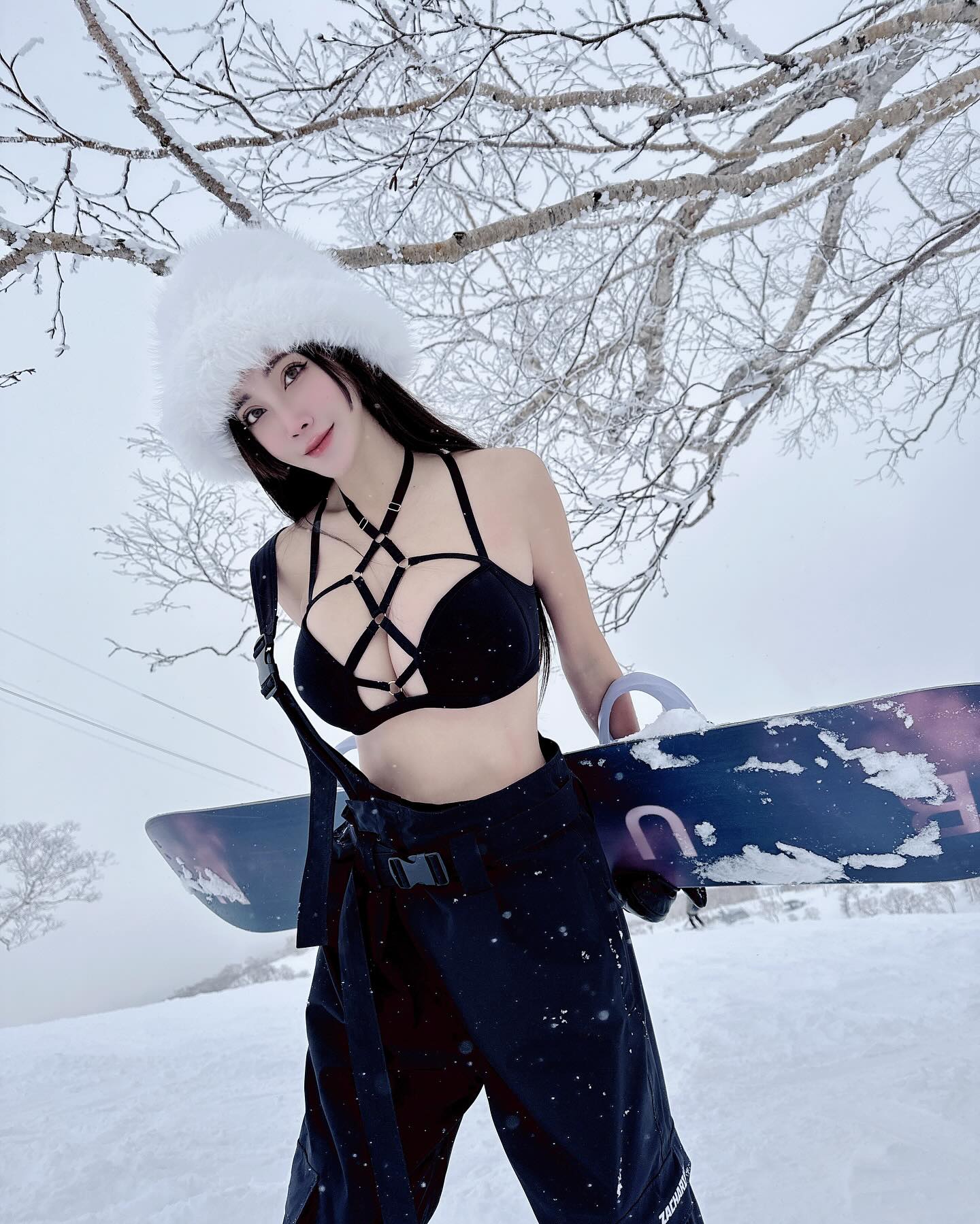 性感嫩模「Chris子婷」身材火辣破表 完美曲線不藏了-第1章-图片3