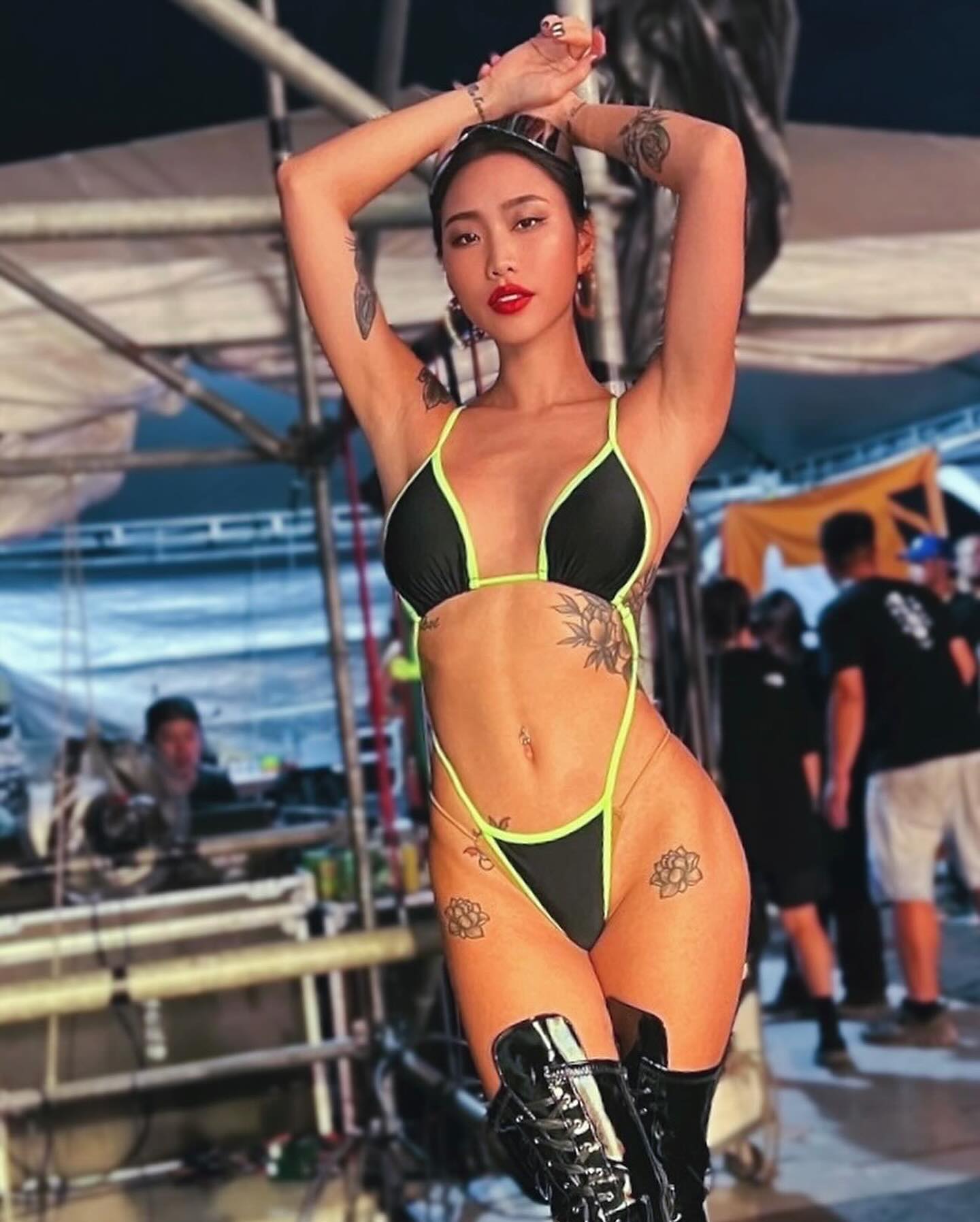 啦啦隊女孩裙底遭人偷拍！截圖抓場邊「偷拍私處男」-第1章-图片7