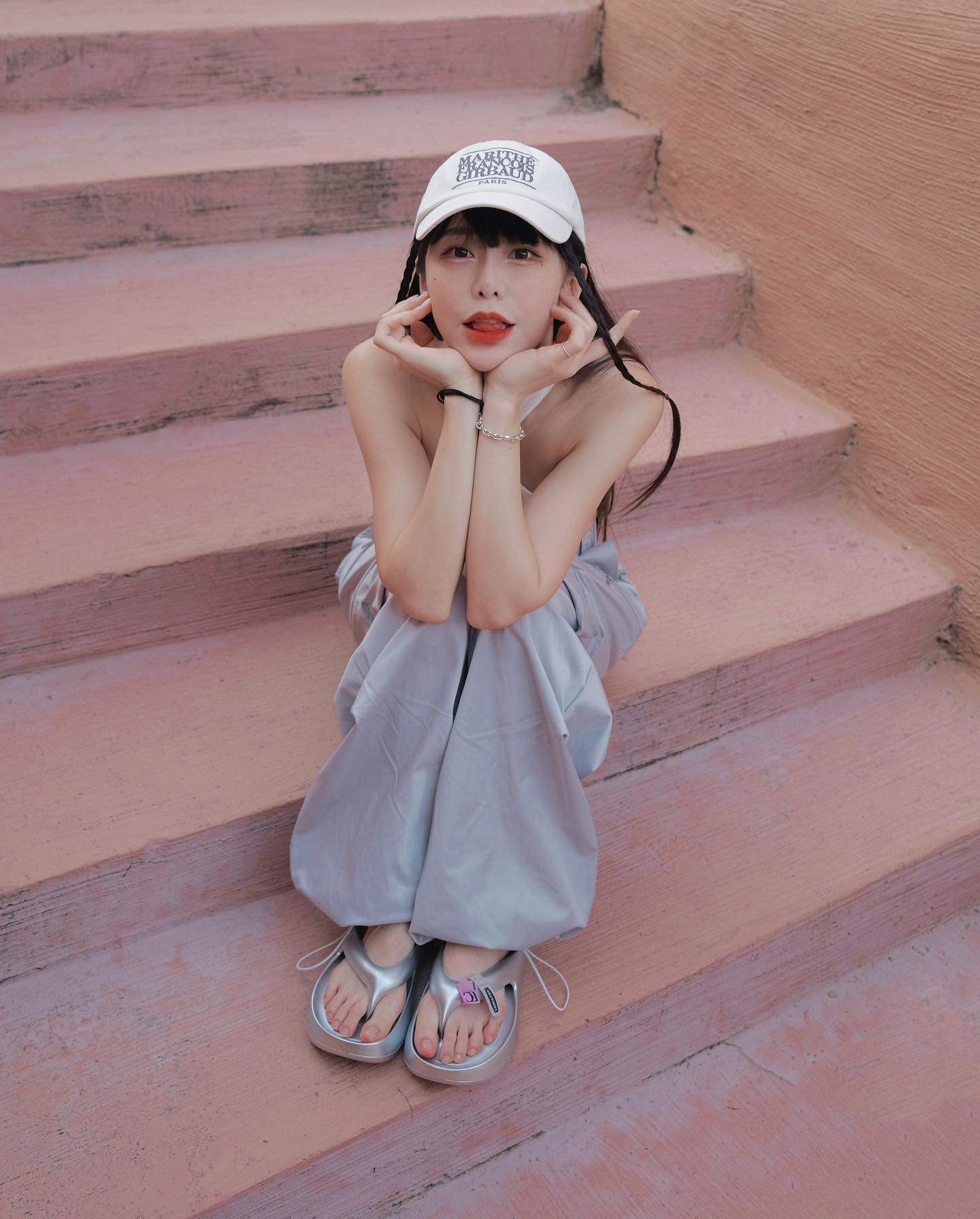 女神「梓梓董梓甯」惹火身材比例讓你凍未條-第1章-图片9