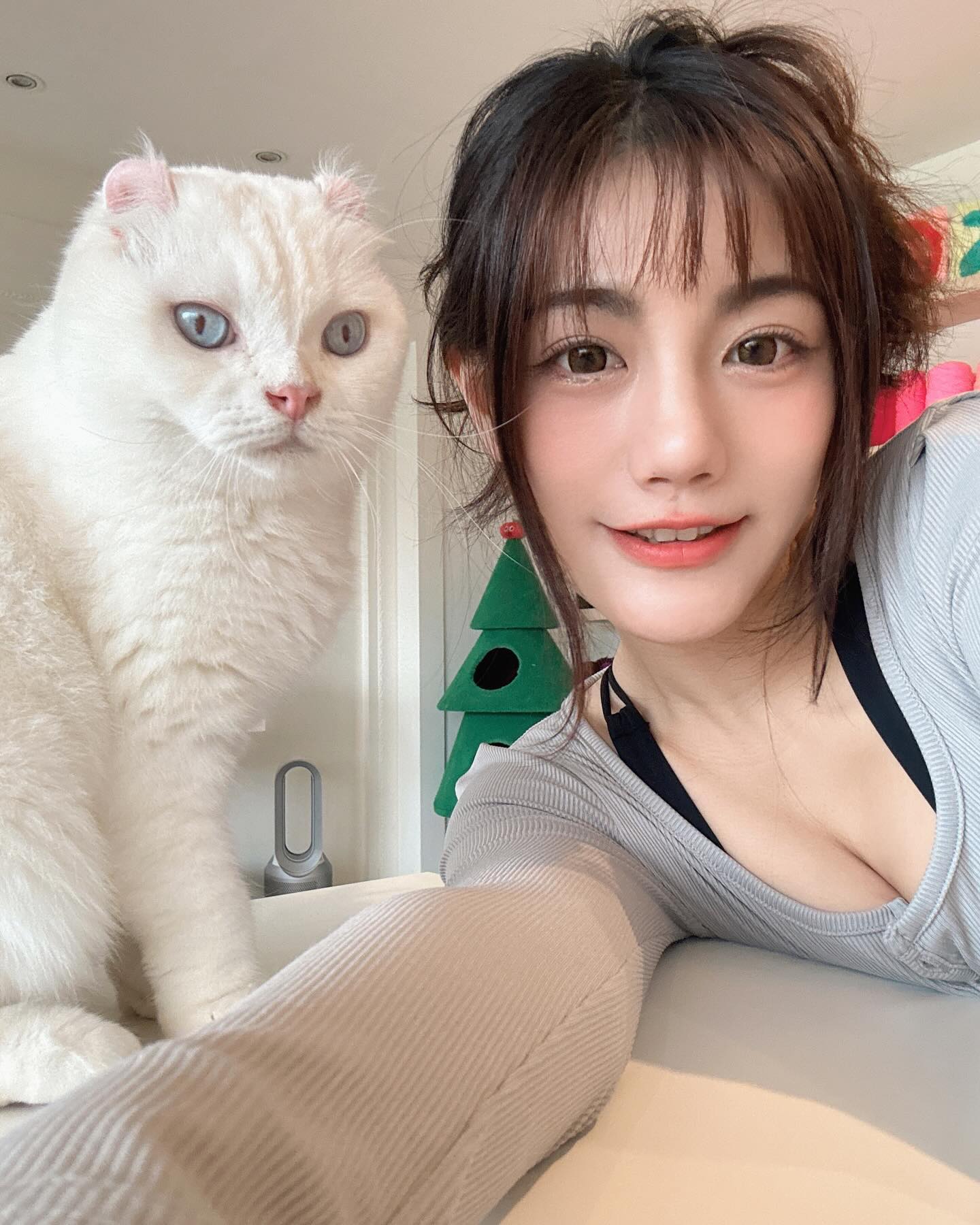 性感嬌娃「陳葳」完美身材滿滿魅力 讓人看了好上火-第1章-图片5