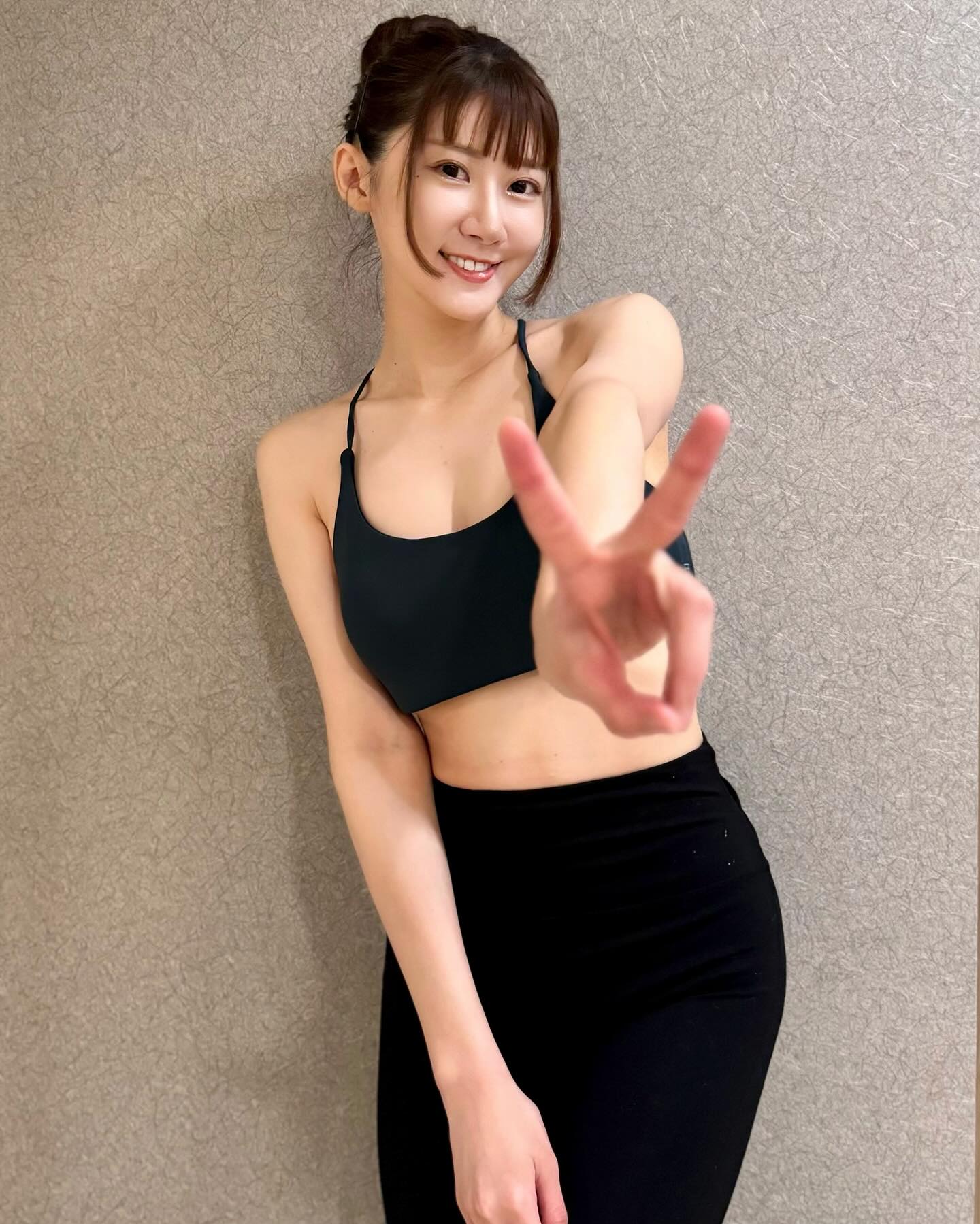 長腿美女「林茉晶」」好甜的誘惑！白皙銷魂視角無法承受-第1章-图片3